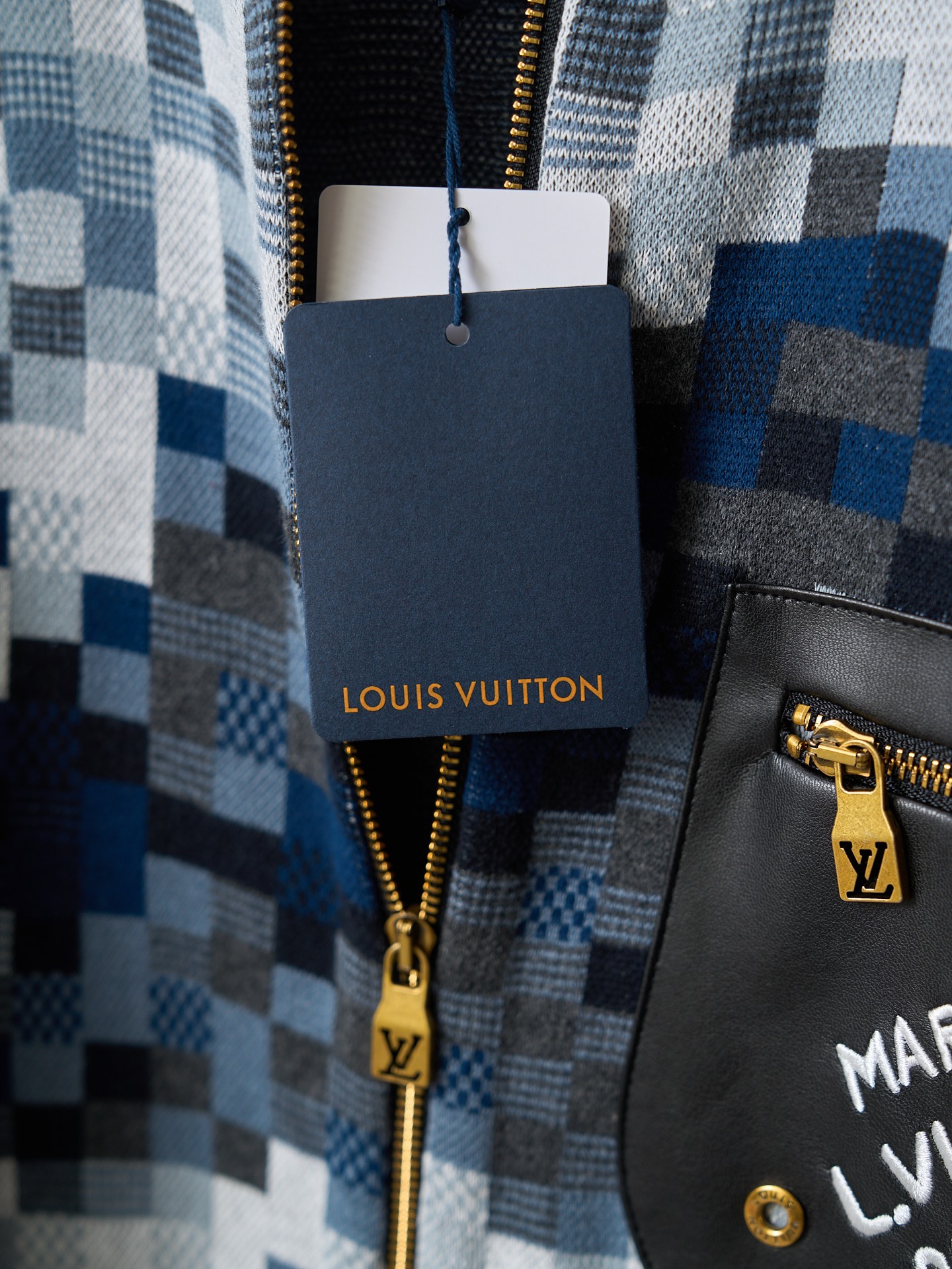 Louis Vuitton 字母刺绣拼皮迷彩马赛克提花针织外套
