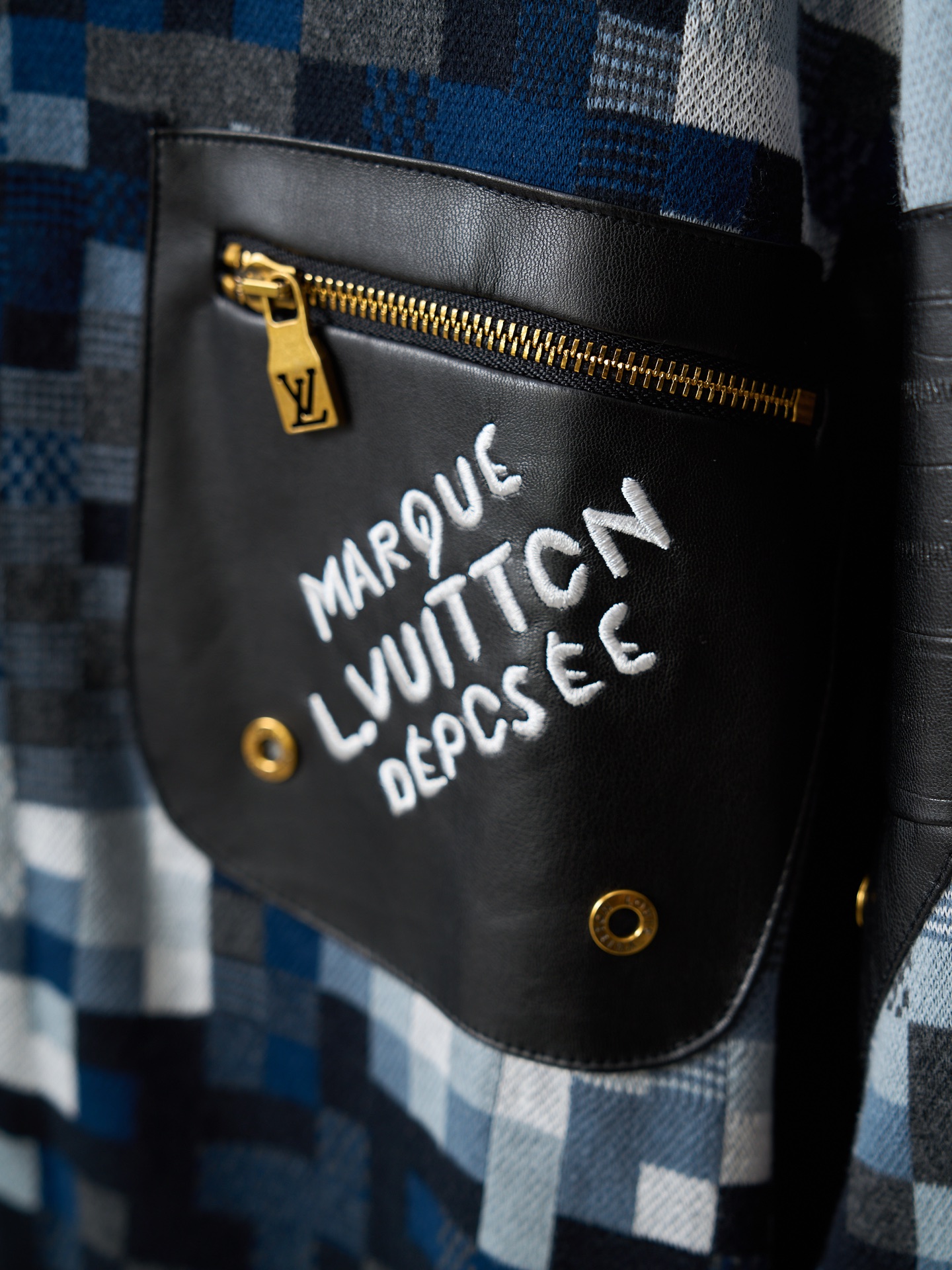 Louis Vuitton 字母刺绣拼皮迷彩马赛克提花针织外套