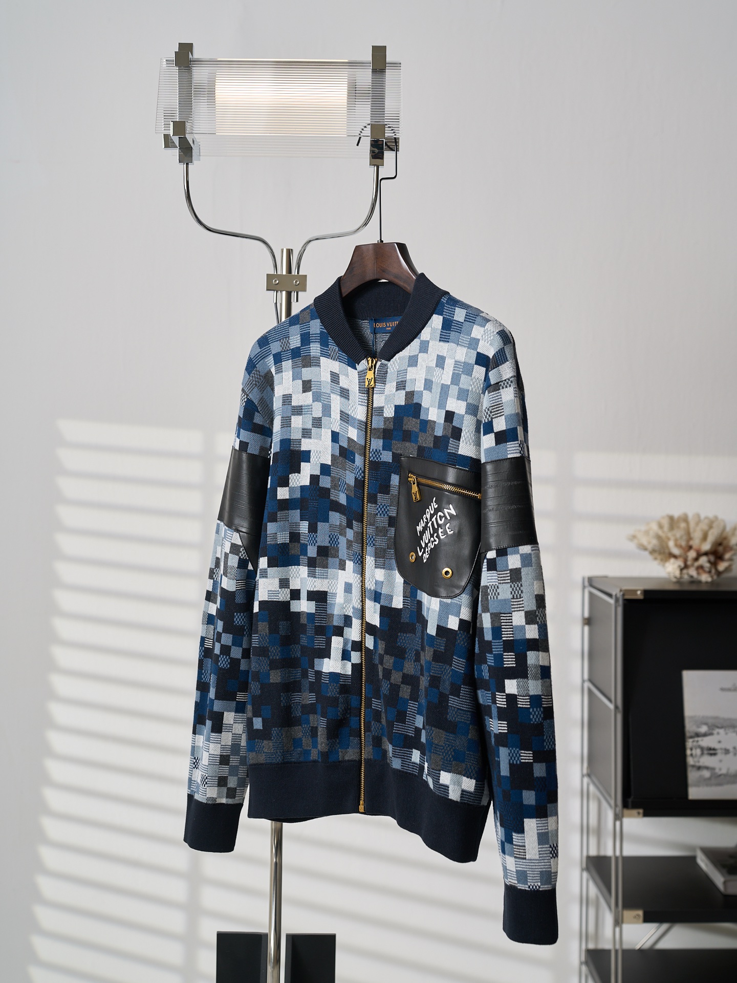 Louis Vuitton 字母刺绣拼皮迷彩马赛克提花针织外套