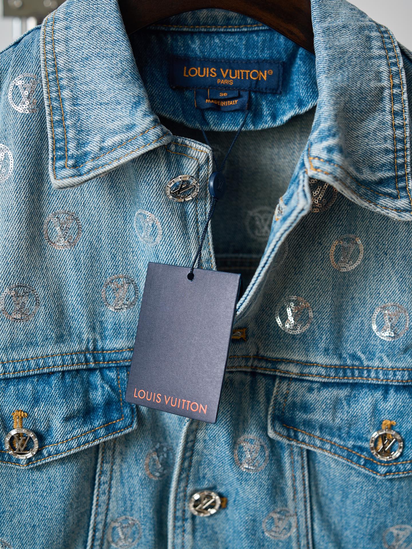 Louis Vuitton 口袋字母亮片钻饰纽扣短款牛仔女款