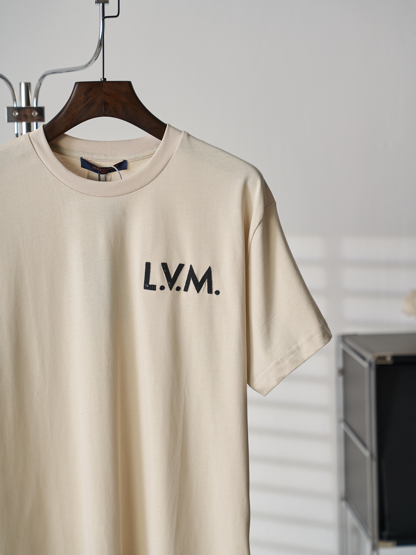 Louis Vuitton L.V.M刺绣标识短袖T恤版本2