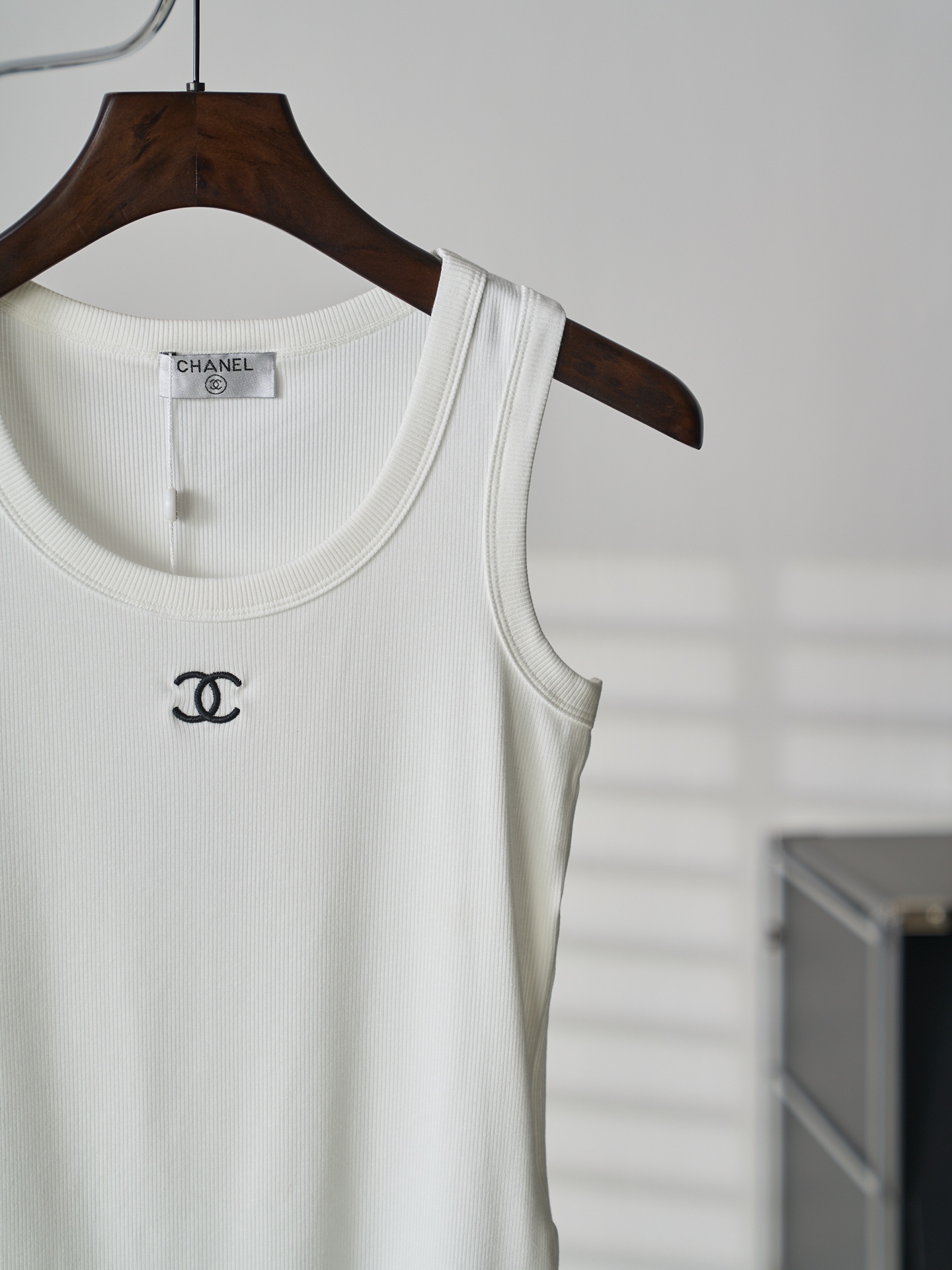 Chanel 双C小香刺绣弹力背心女款
