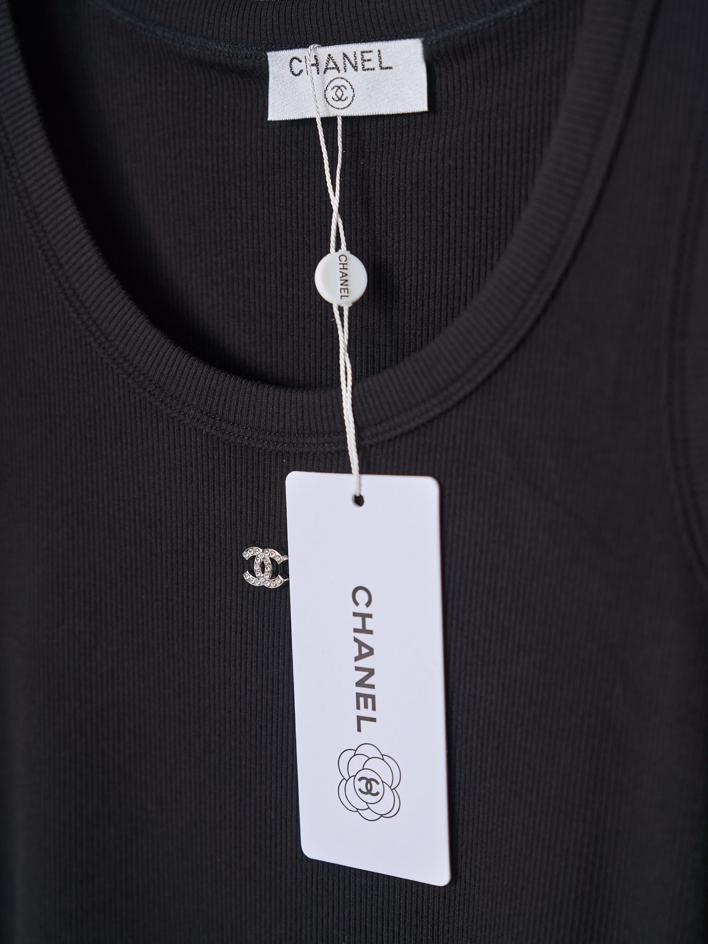 Chanel 双C嵌钻金属小香装饰弹力背心女款