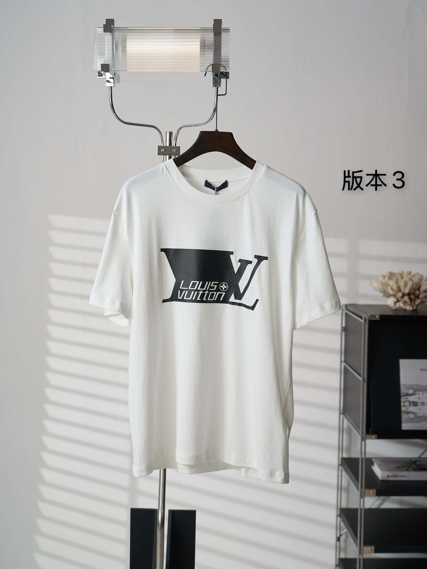Louis Vuitton 棉质碳纤维印花标识T恤版本3
