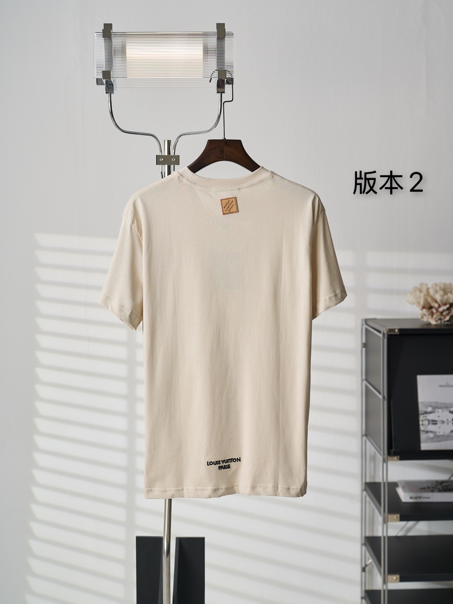 Louis Vuitton L.V.M刺绣标识短袖T恤版本2