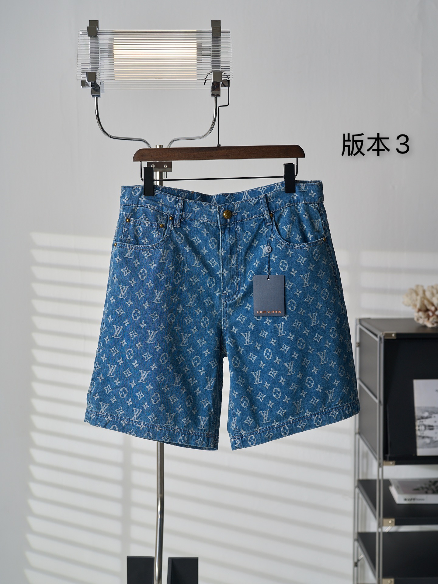 Louis Vuitton 满印标识牛仔短裤版本3
