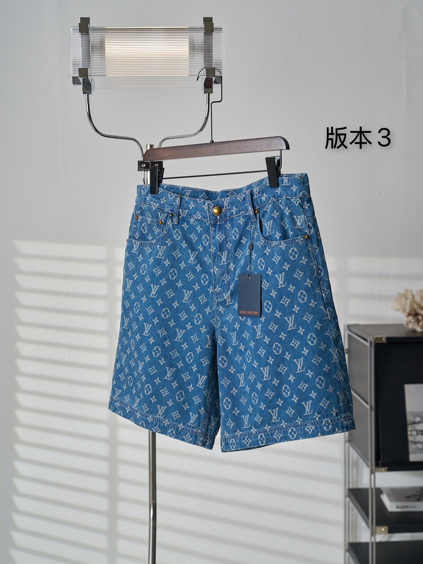 Louis Vuitton 满印标识牛仔短裤版本3