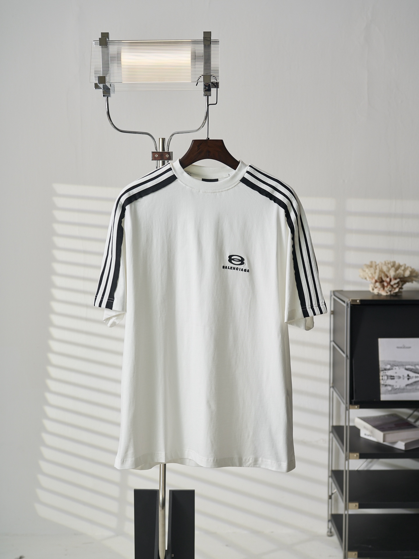 Balenciaga Sports Icon双环刺绣条纹圆领短袖T恤