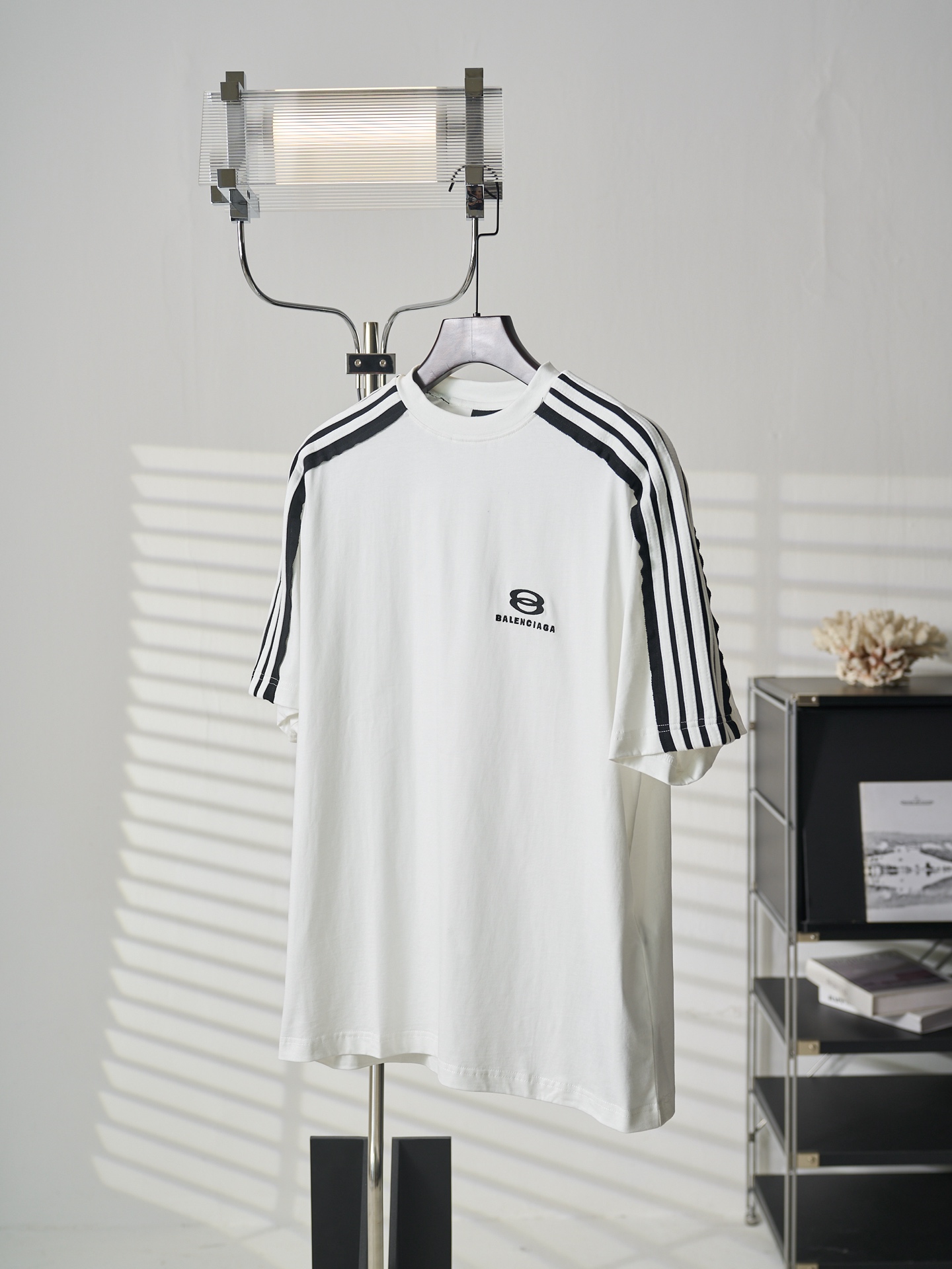 Balenciaga Sports Icon双环刺绣条纹圆领短袖T恤