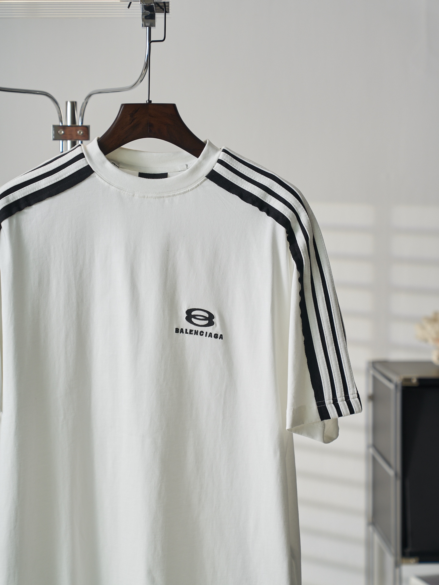 Balenciaga Sports Icon双环刺绣条纹圆领短袖T恤