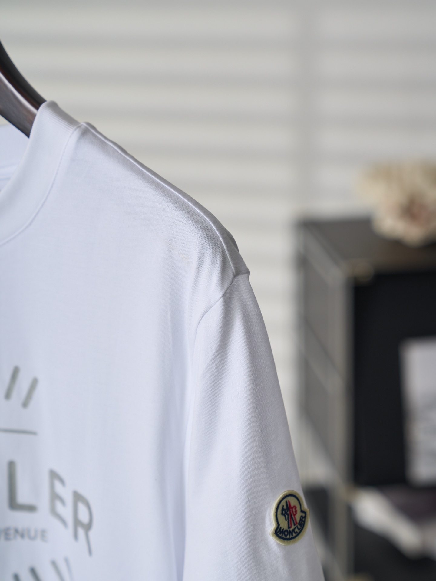 Moncler 字母徽章印花圆领短袖T恤
