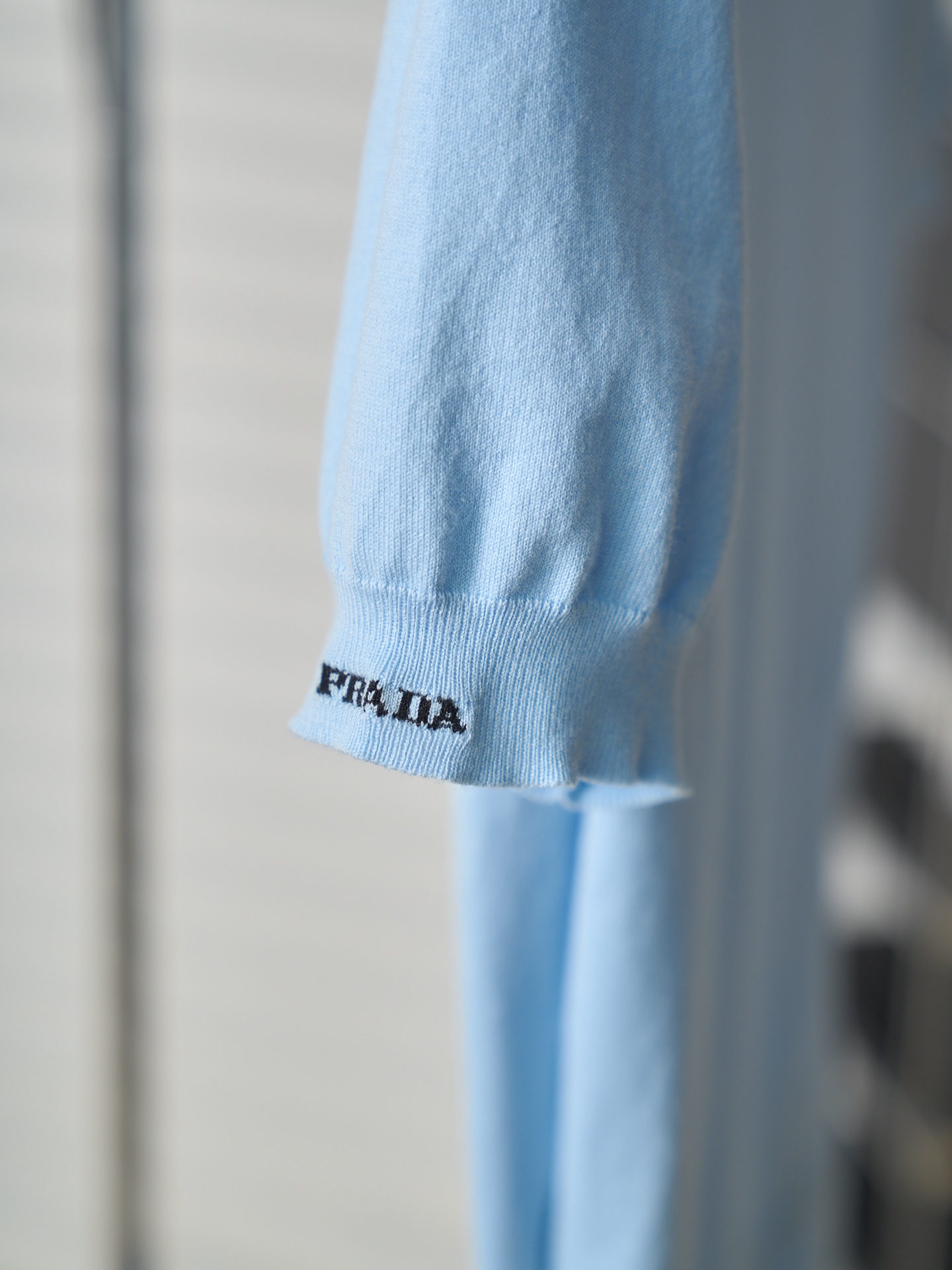 Prada 手臂提花针织毛衣半高领短袖