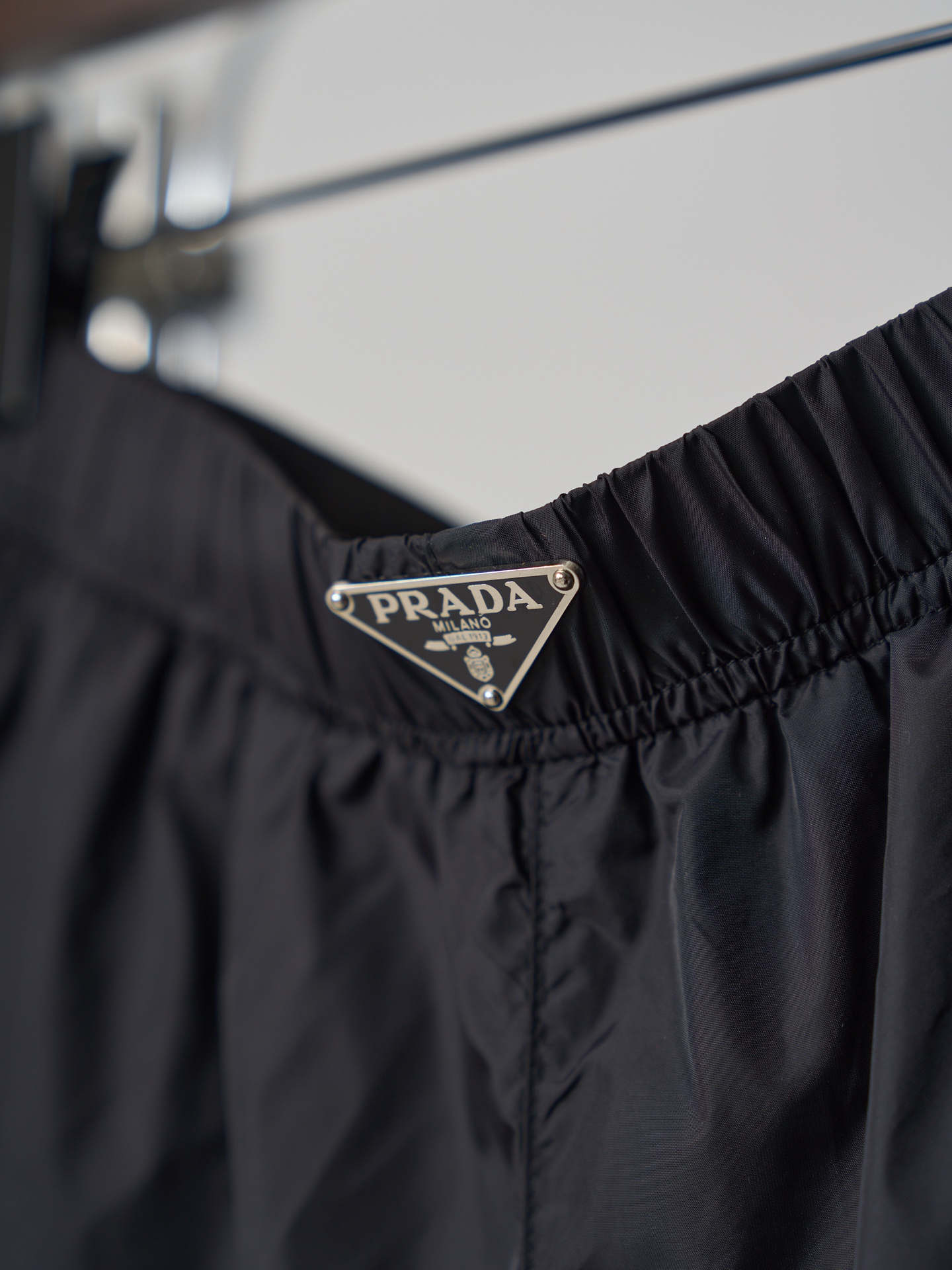 Prada 三角标尼龙短裤