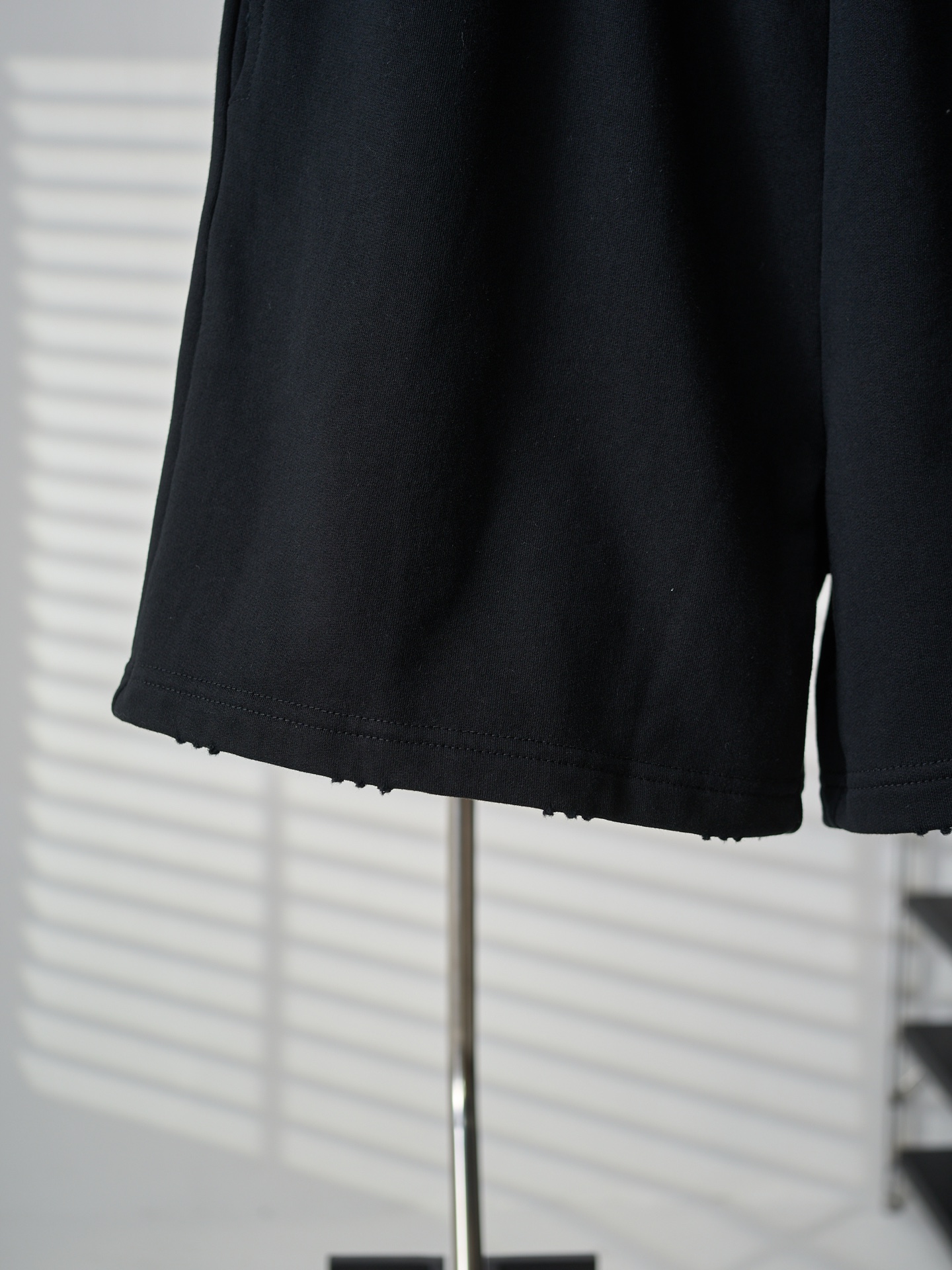 Balenciaga Back做旧刺绣休闲短裤版本2