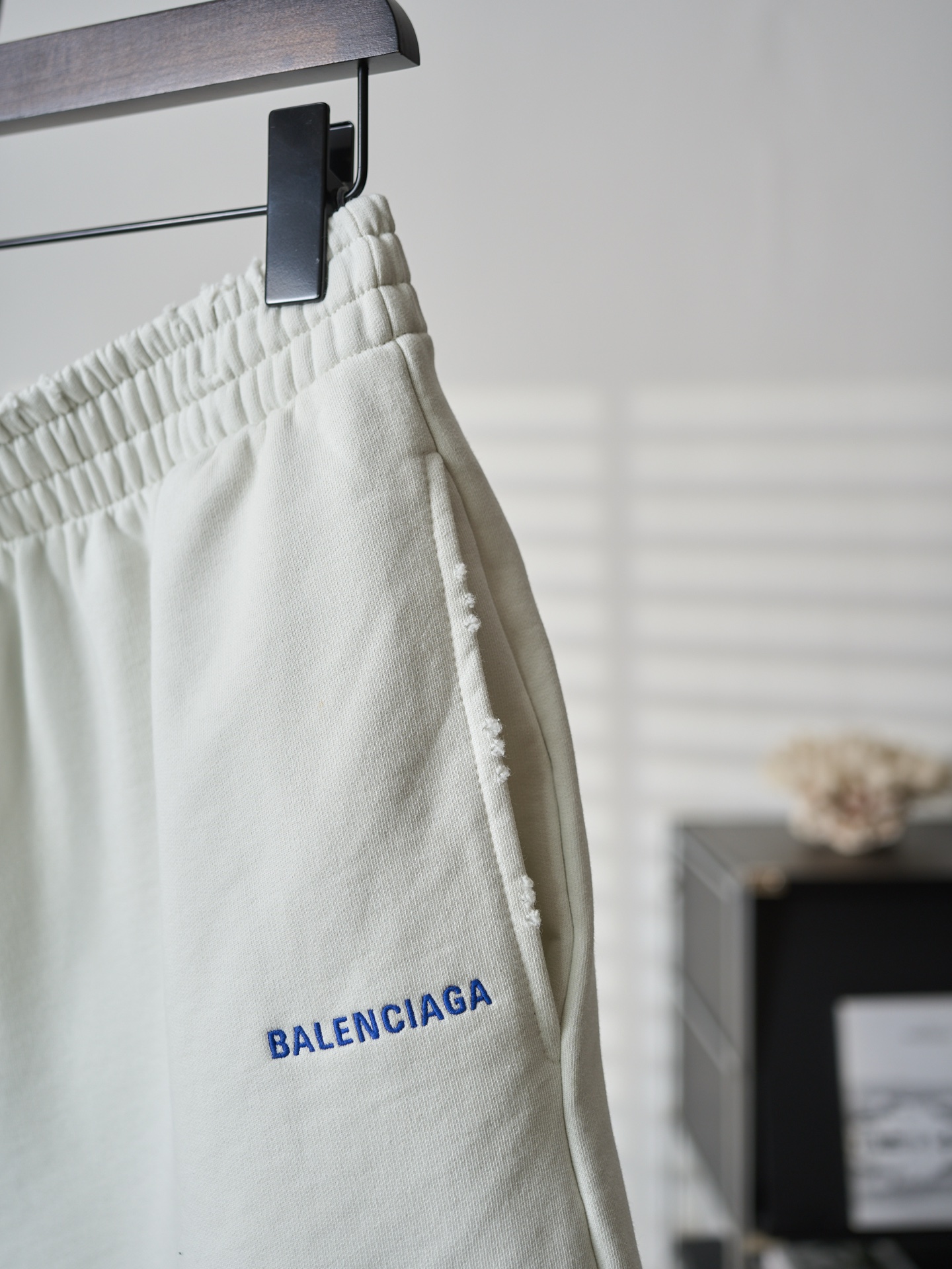 Balenciaga Back做旧刺绣休闲短裤版本2