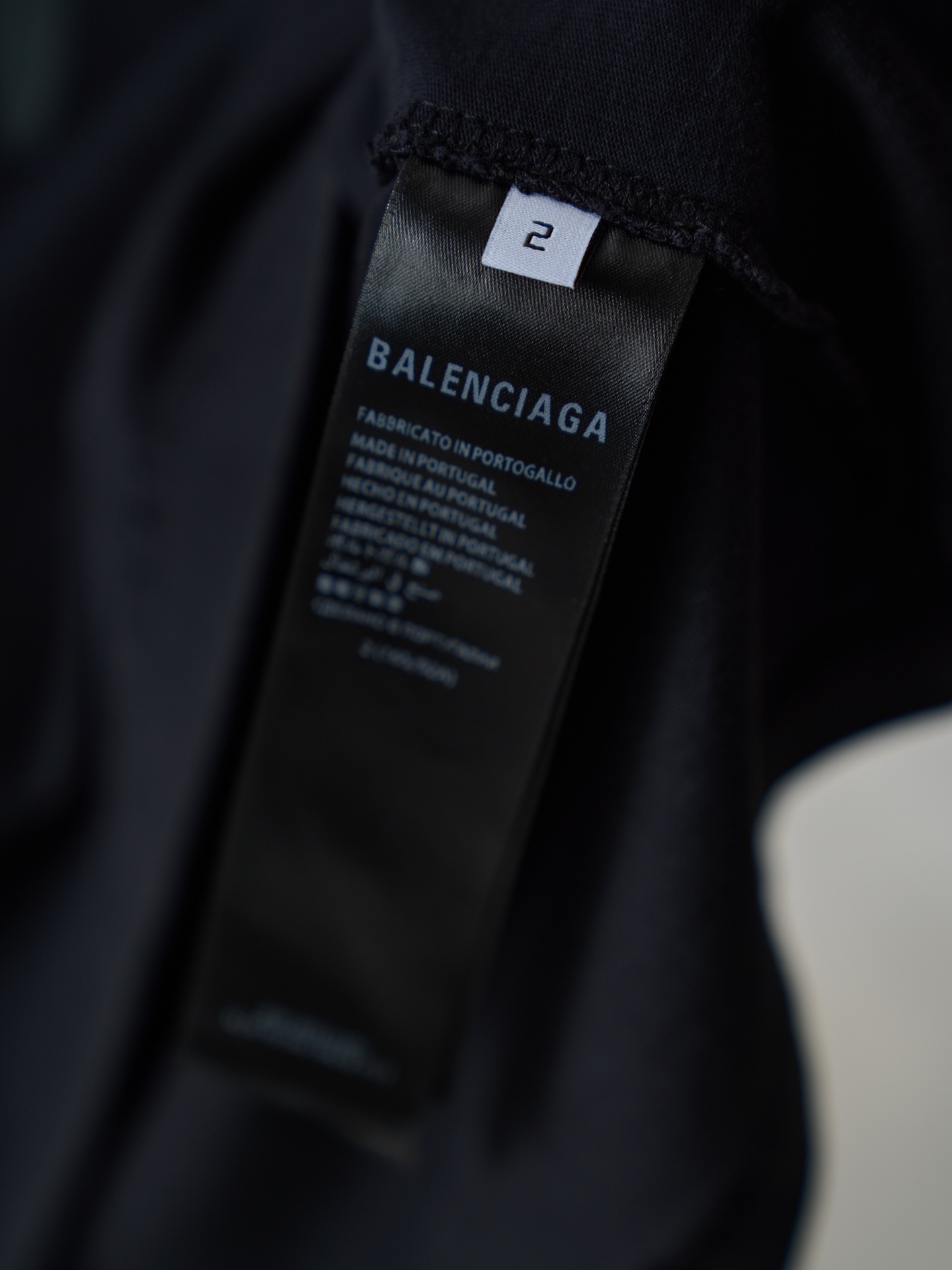 Balenciaga 溶解字母胶浆印花圆领短袖T恤