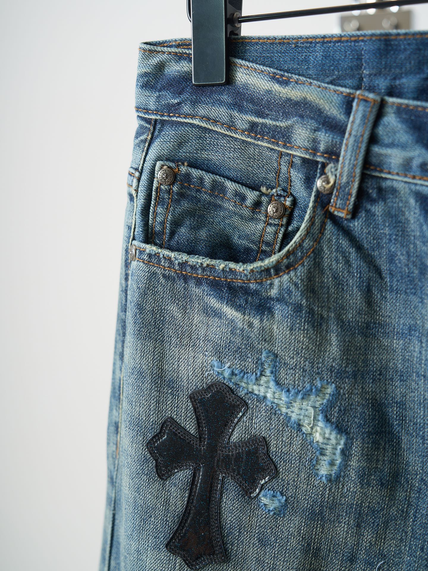 Chrome Hearts Hearts/克罗心 十字徽标做旧牛仔裤