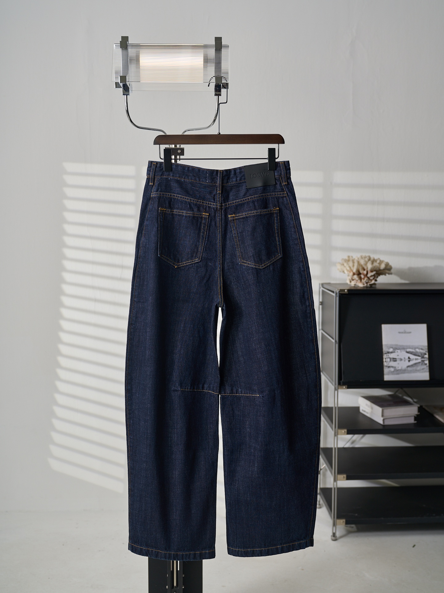 Loewe Anagram 锥形牛仔裤