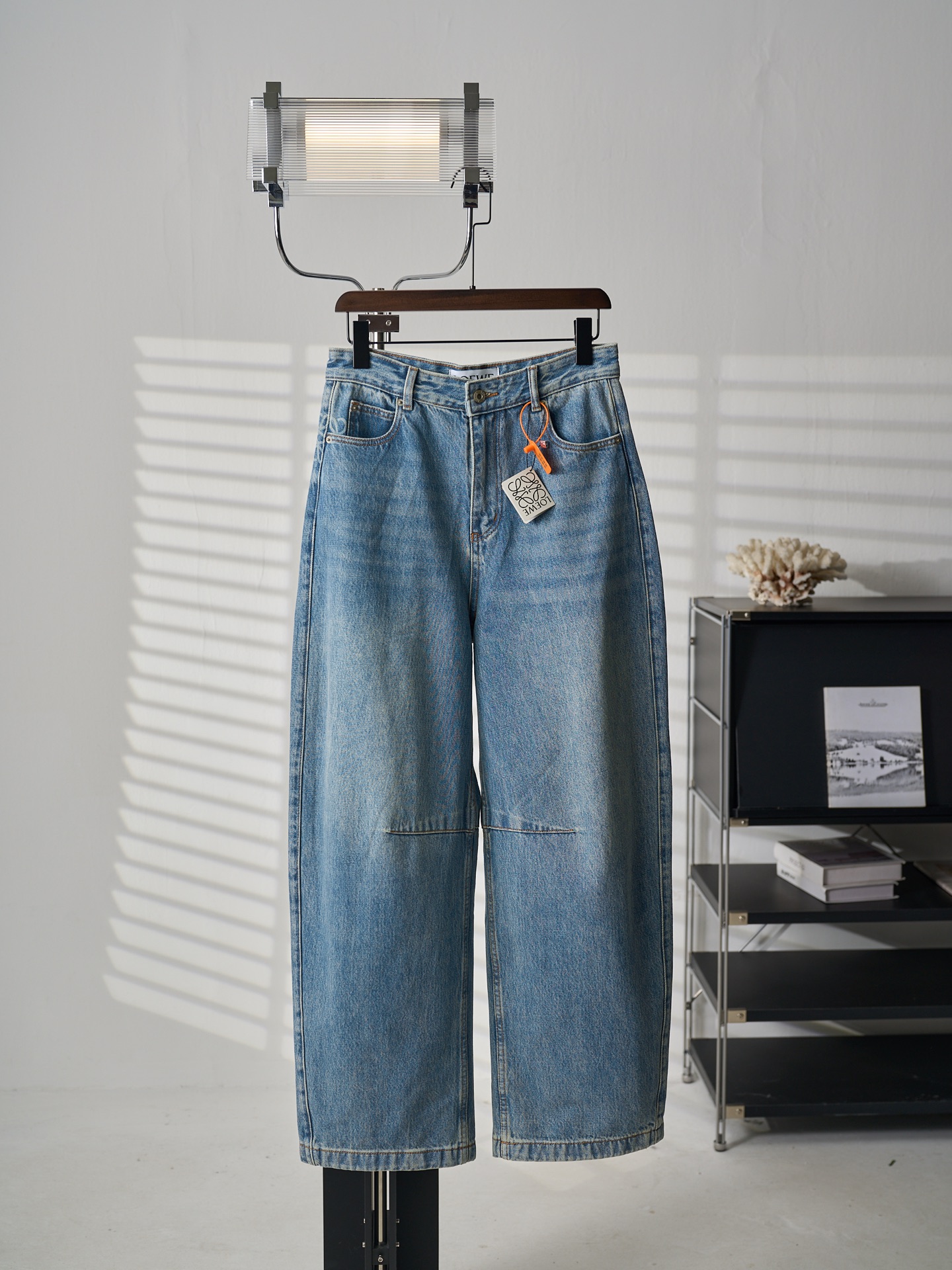 Loewe Anagram 锥形牛仔裤