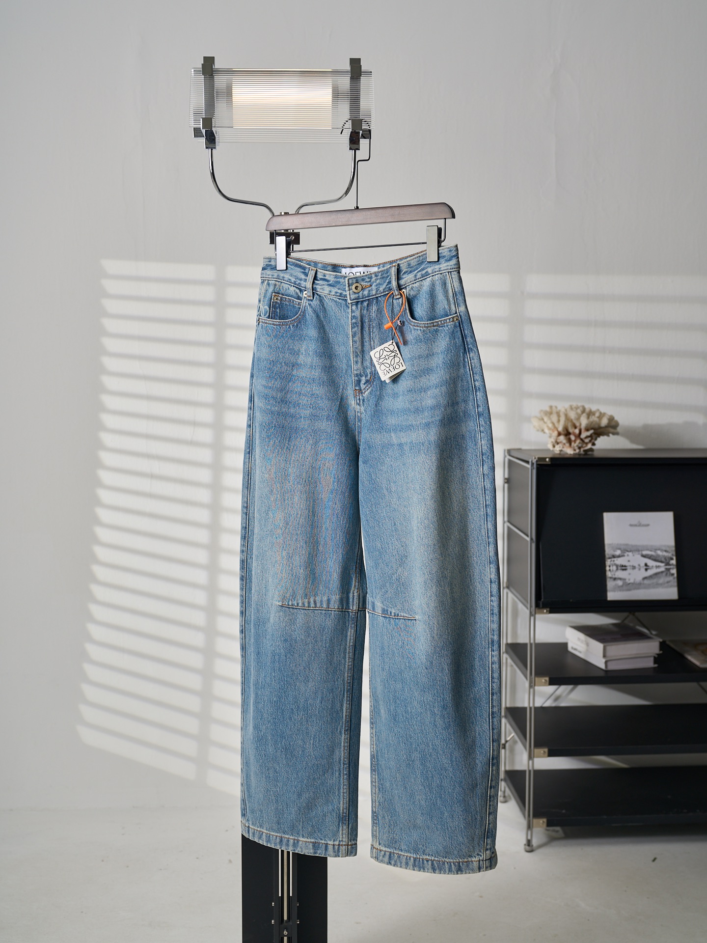 Loewe Anagram 锥形牛仔裤
