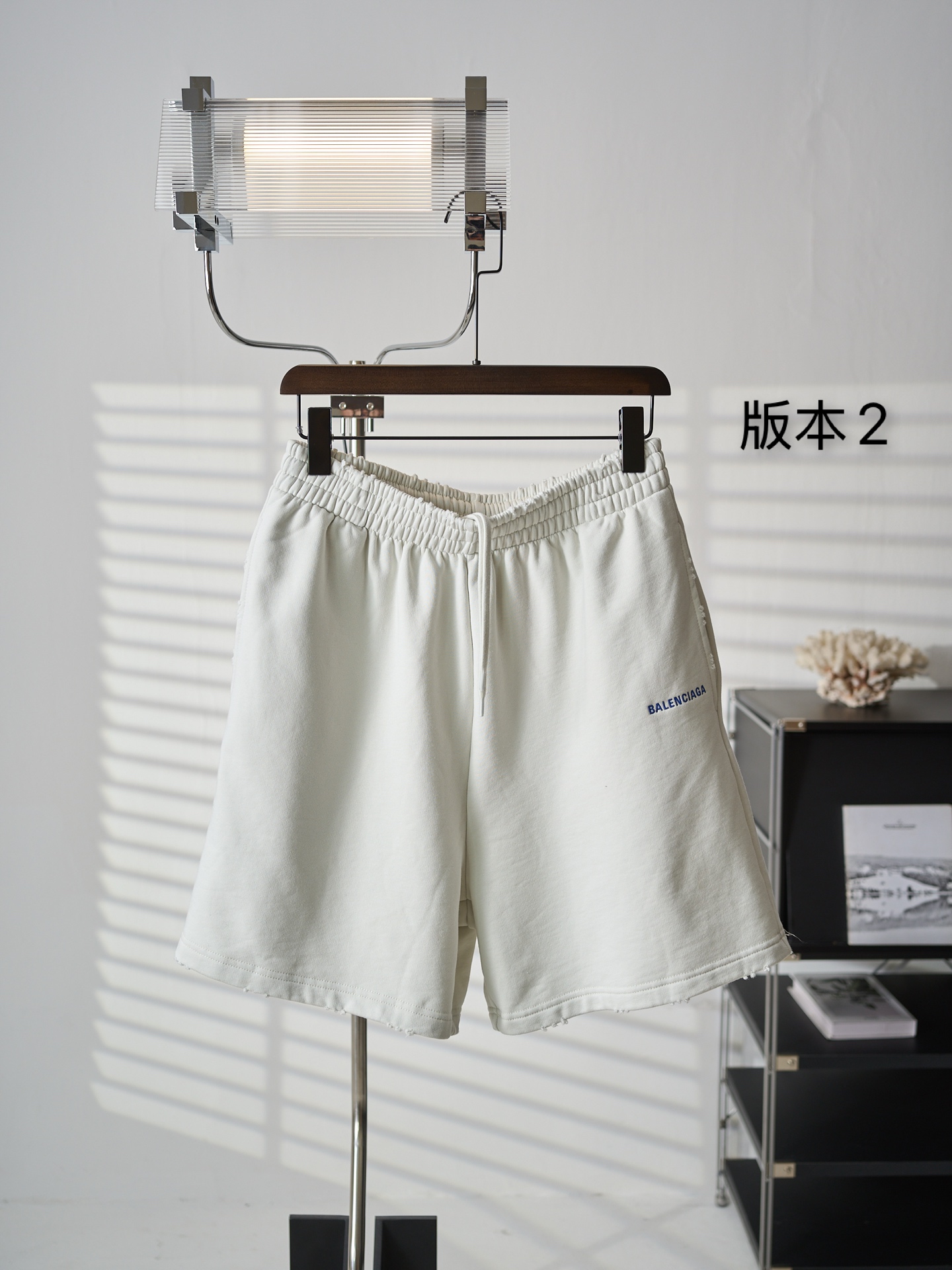 Balenciaga Back做旧刺绣休闲短裤版本2