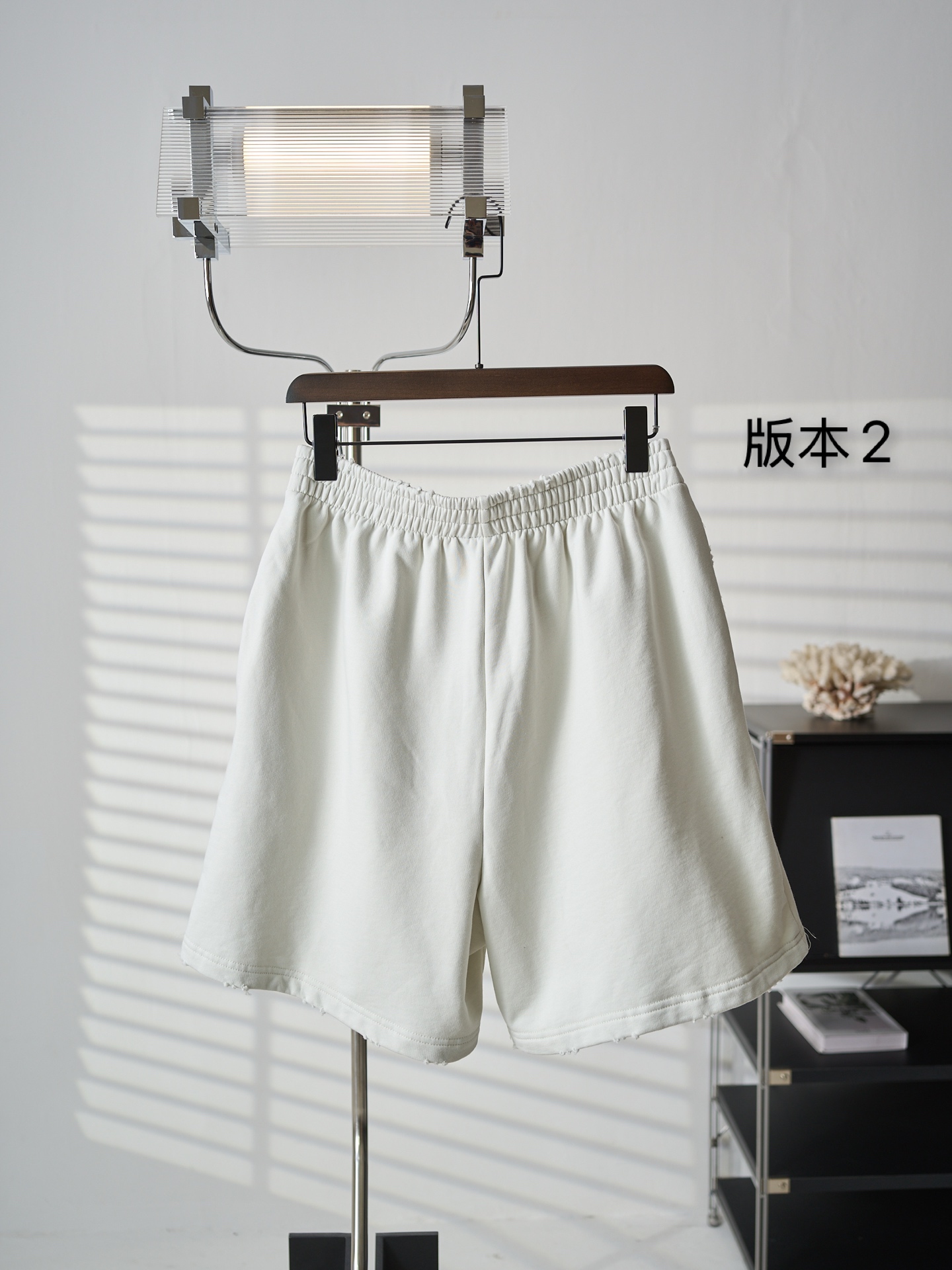 Balenciaga Back做旧刺绣休闲短裤版本2
