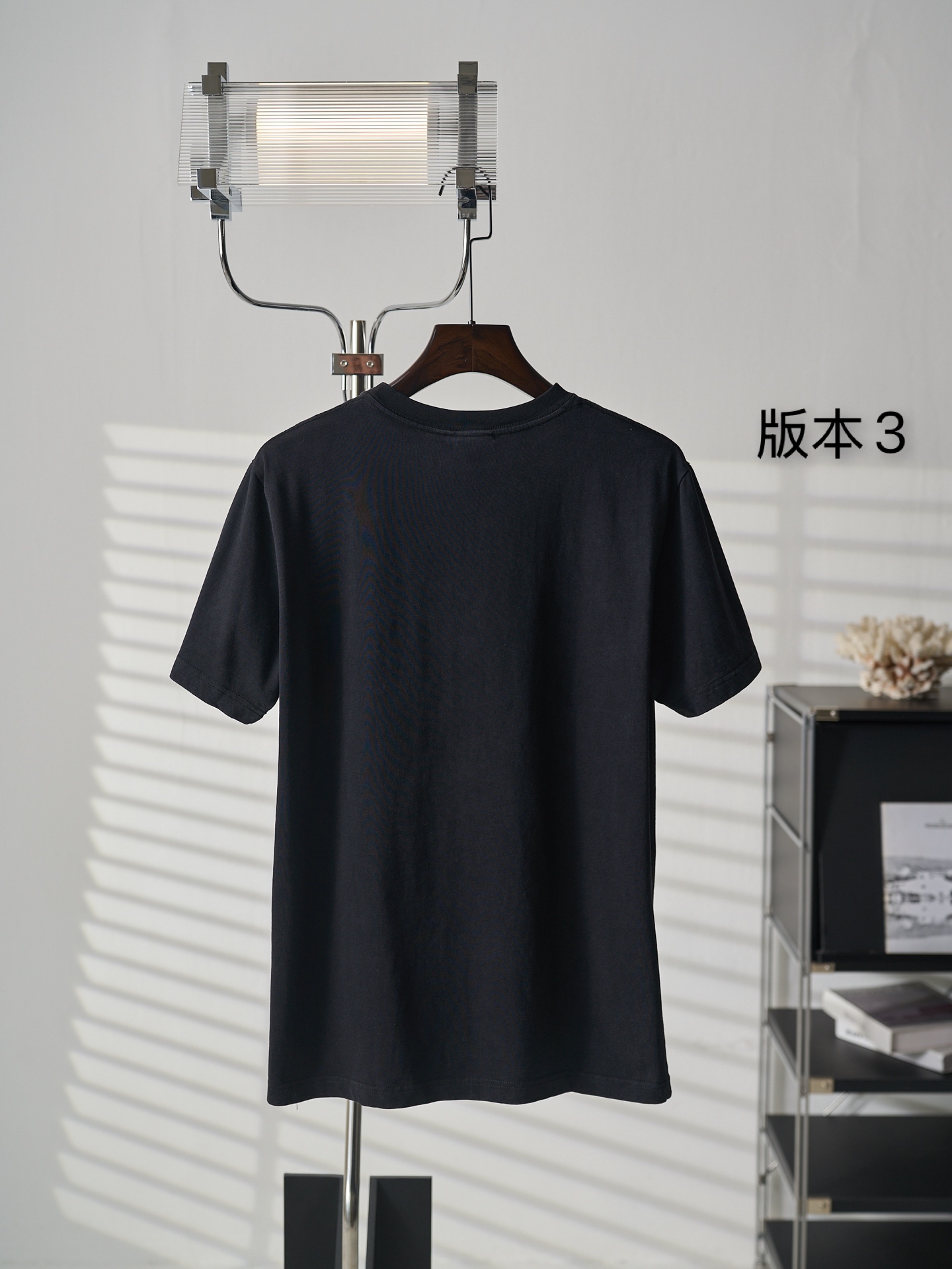Dior 胸前皮标贴袋圆领短袖T恤版本3