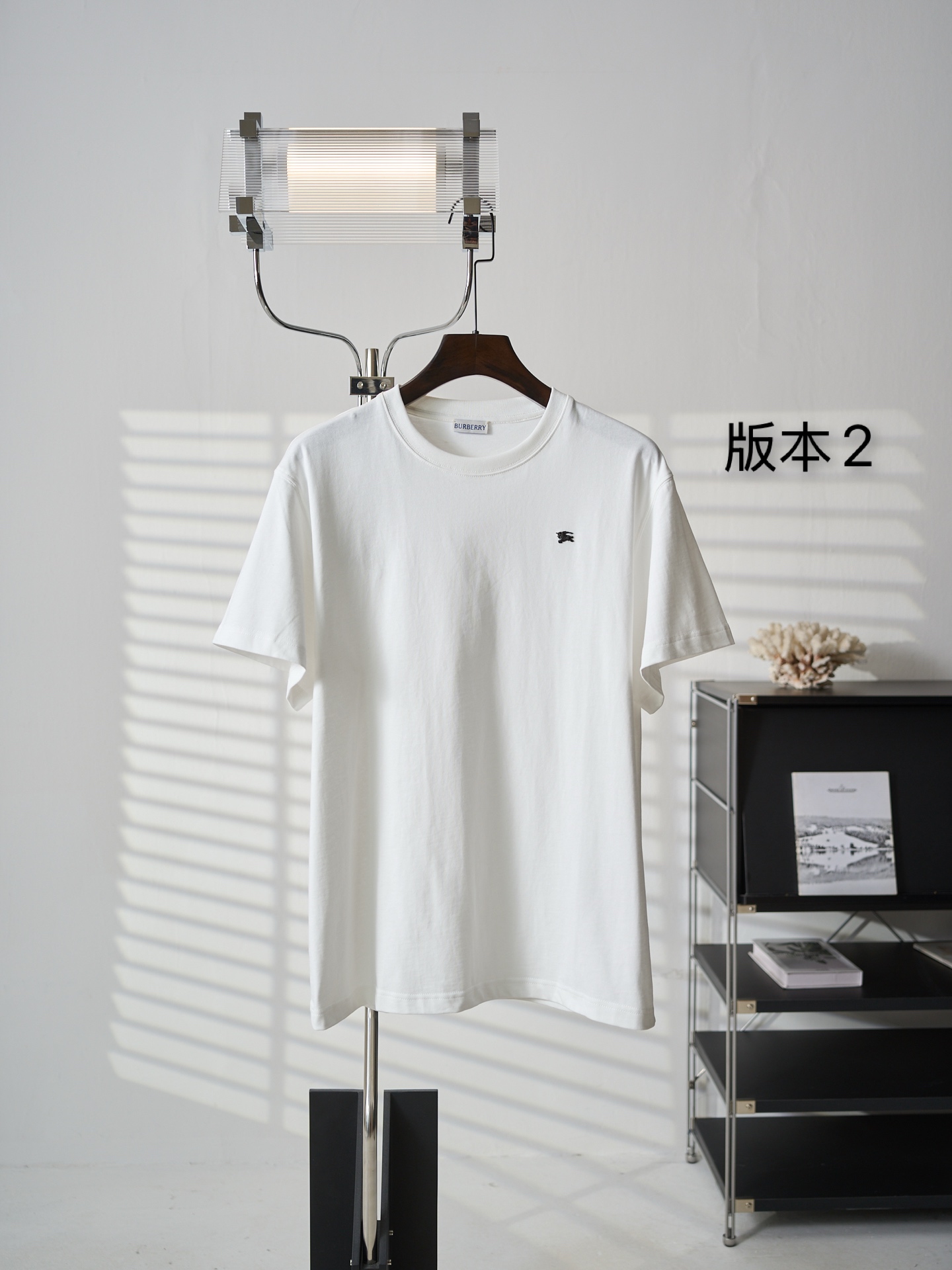 Burberry 金属马术徽标棉质圆领短袖T恤版本2