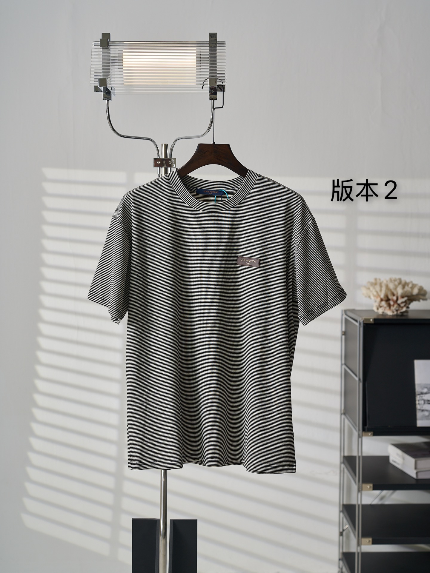 Louis Vuitton 字母皮标条纹针织圆领短袖T恤版本2