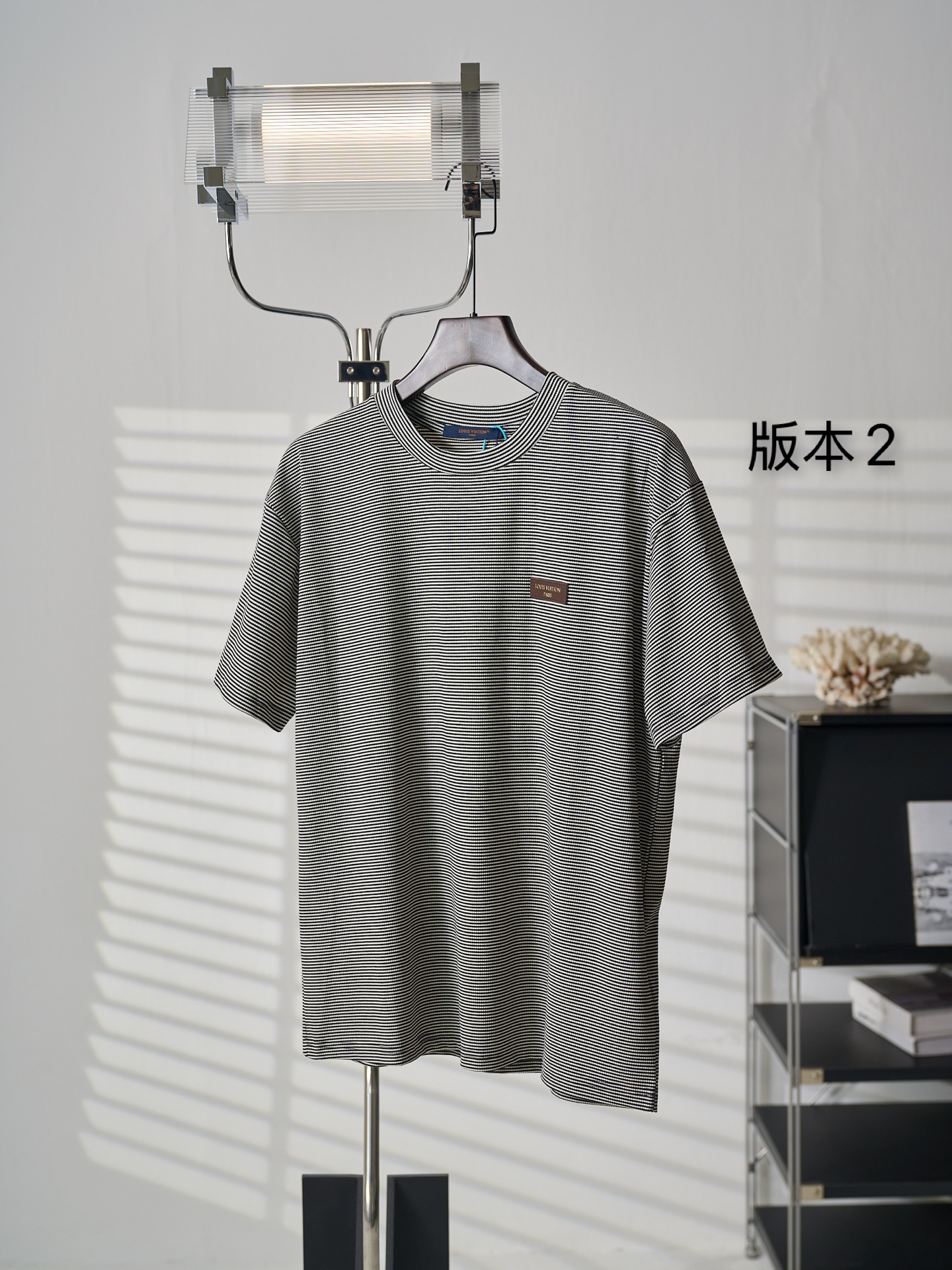 Louis Vuitton 字母皮标条纹针织圆领短袖T恤版本2