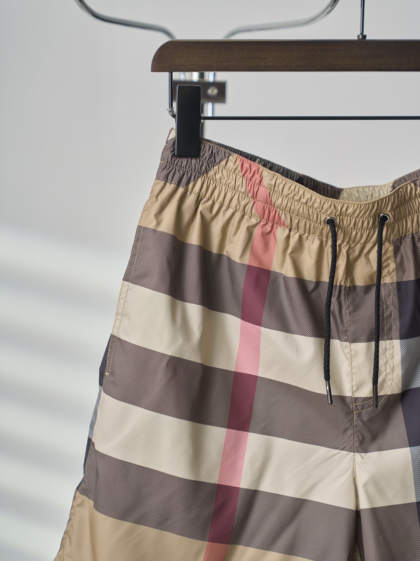 Burberry 格纹沙滩裤短裤