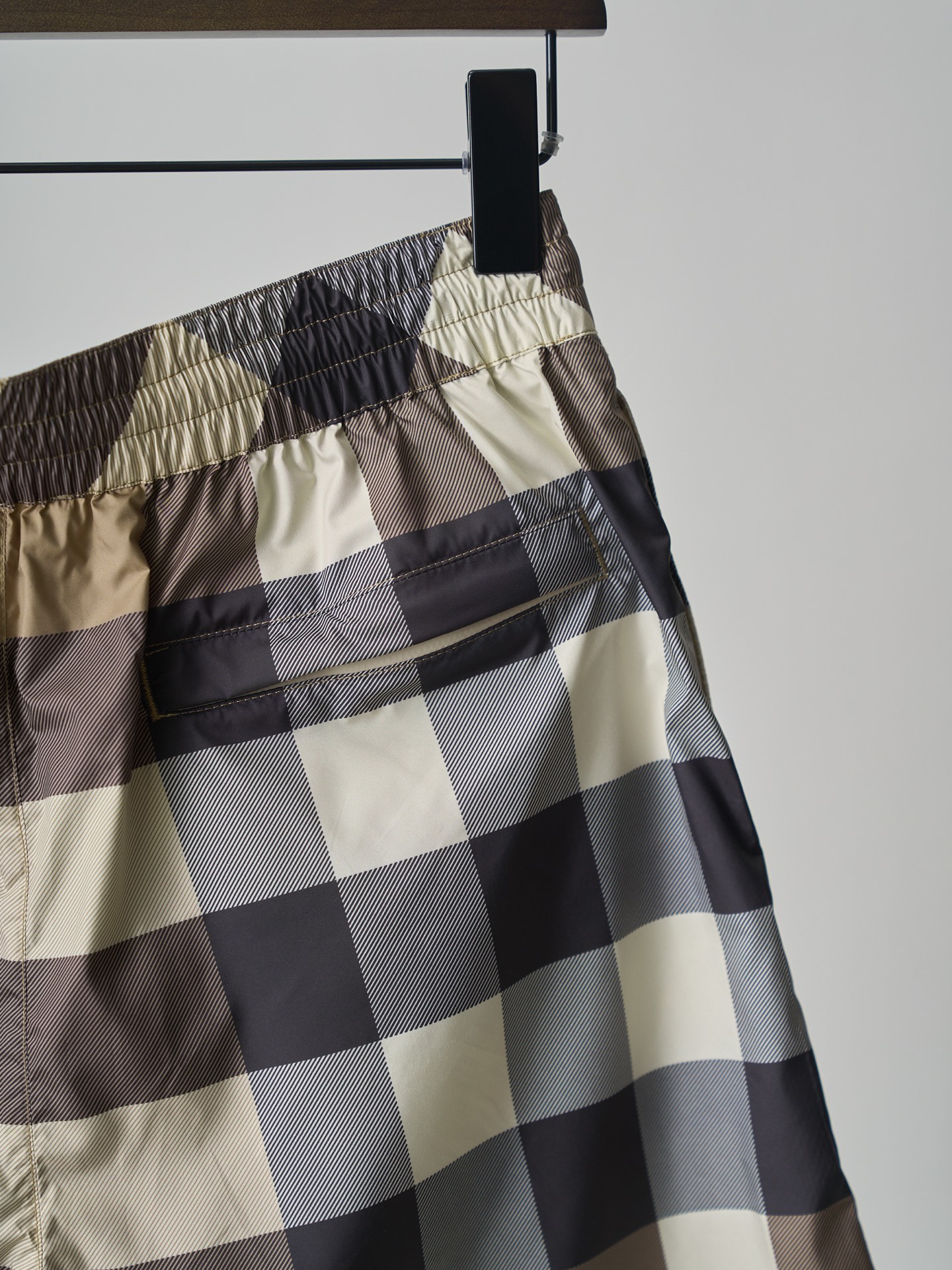 Burberry 格纹沙滩裤短裤