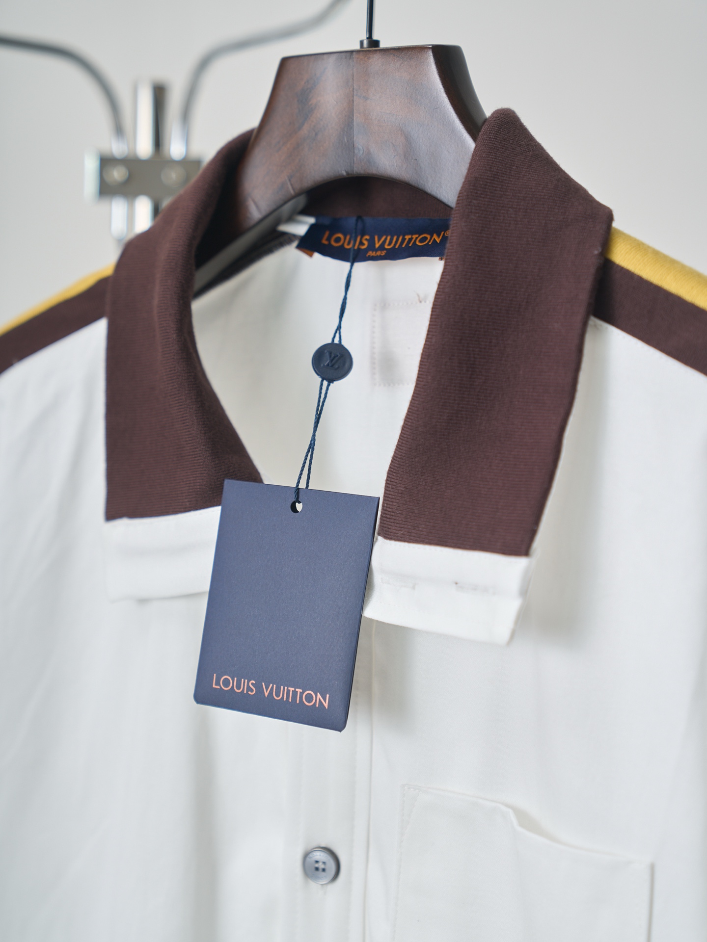 Louis Vuitton 刺绣字母撞色织带标识短袖衬衫