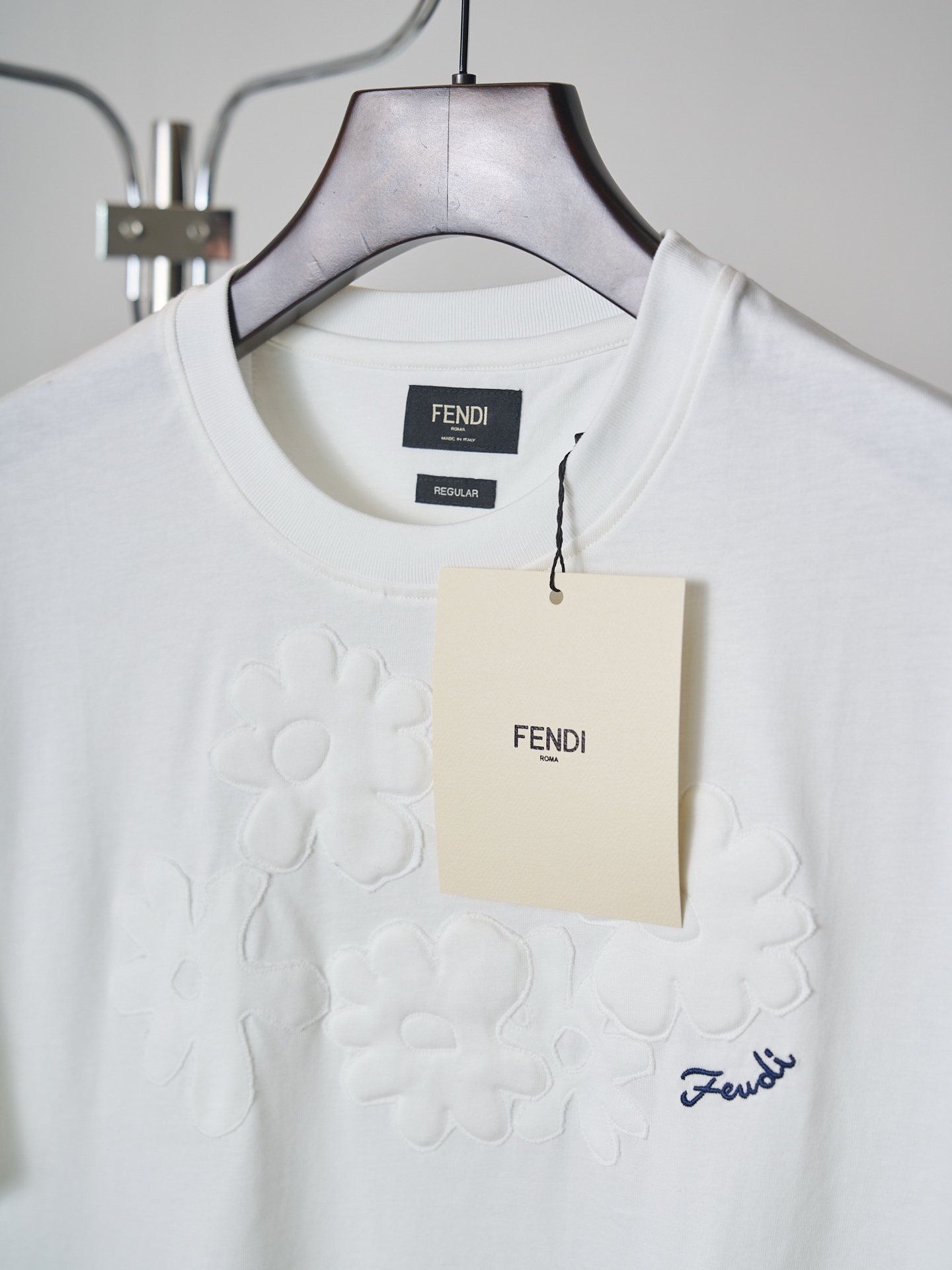Fendi 花朵贴布绣花刺绣圆领短袖T恤