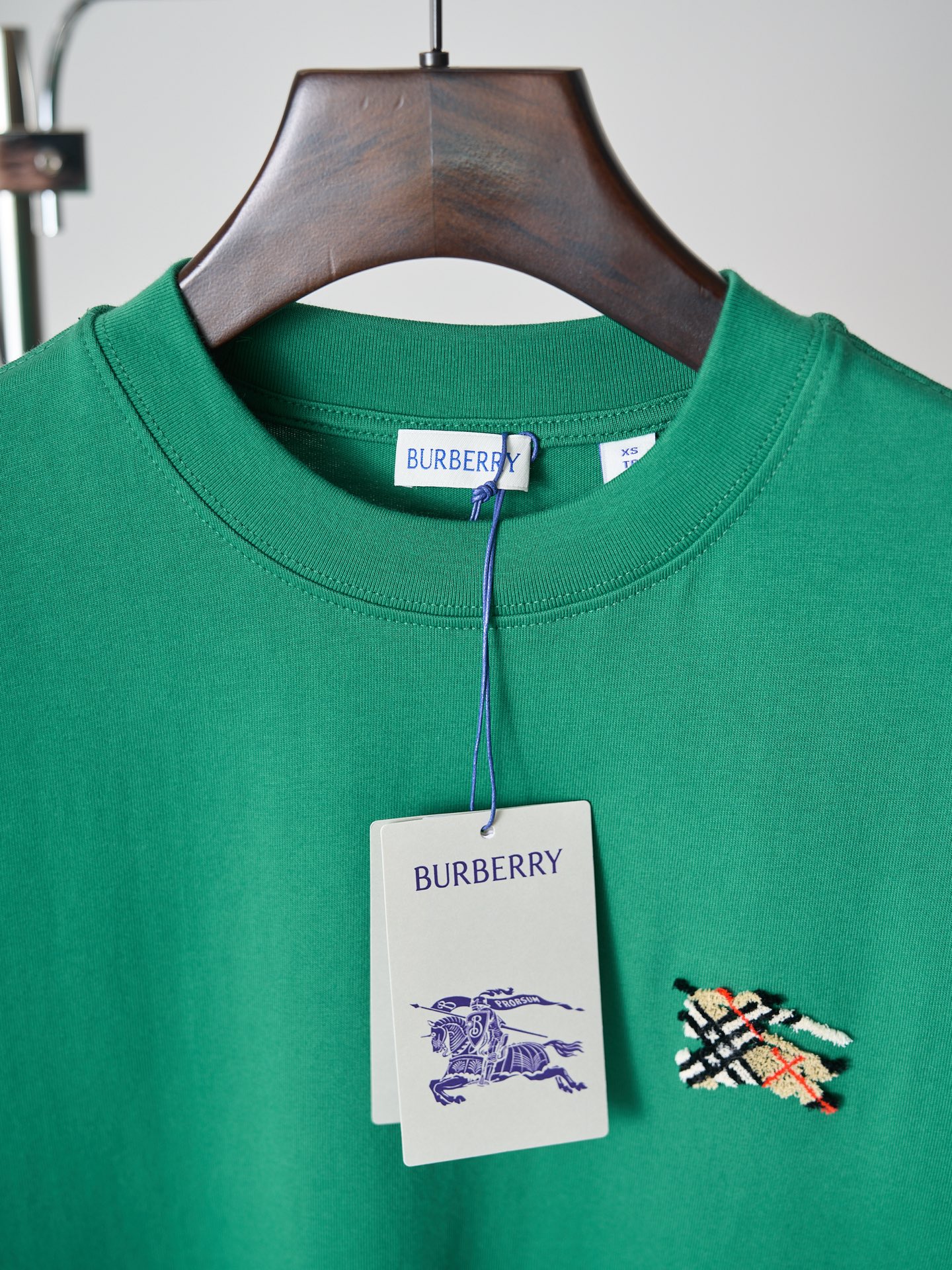 Burberry 格纹战马牙刷绣圆领短袖T恤