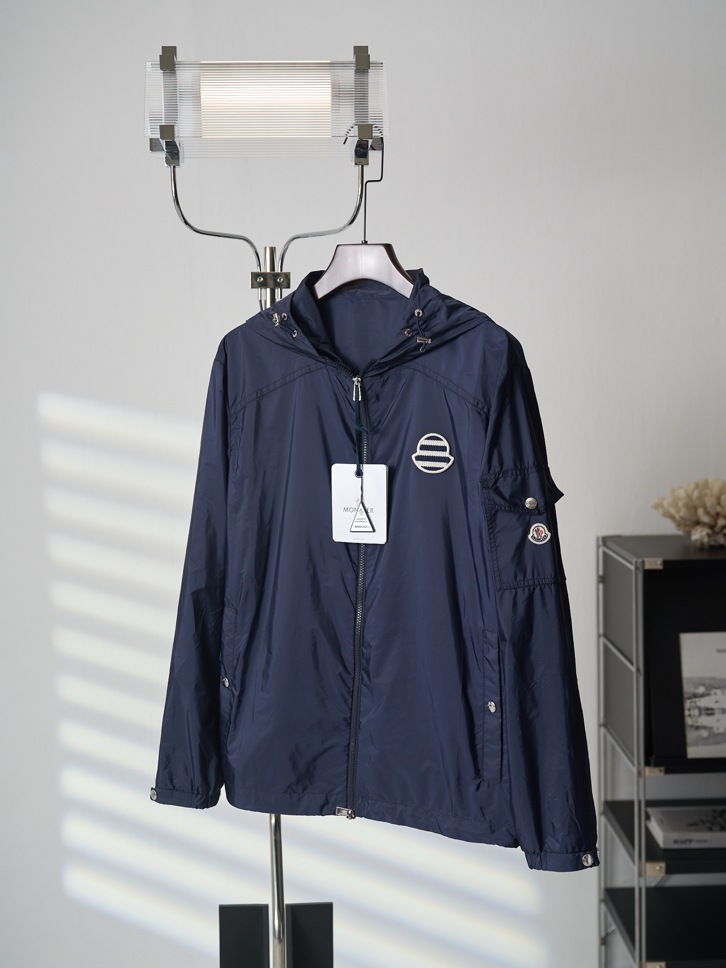 Moncler 饰章连帽薄拉链连帽外套