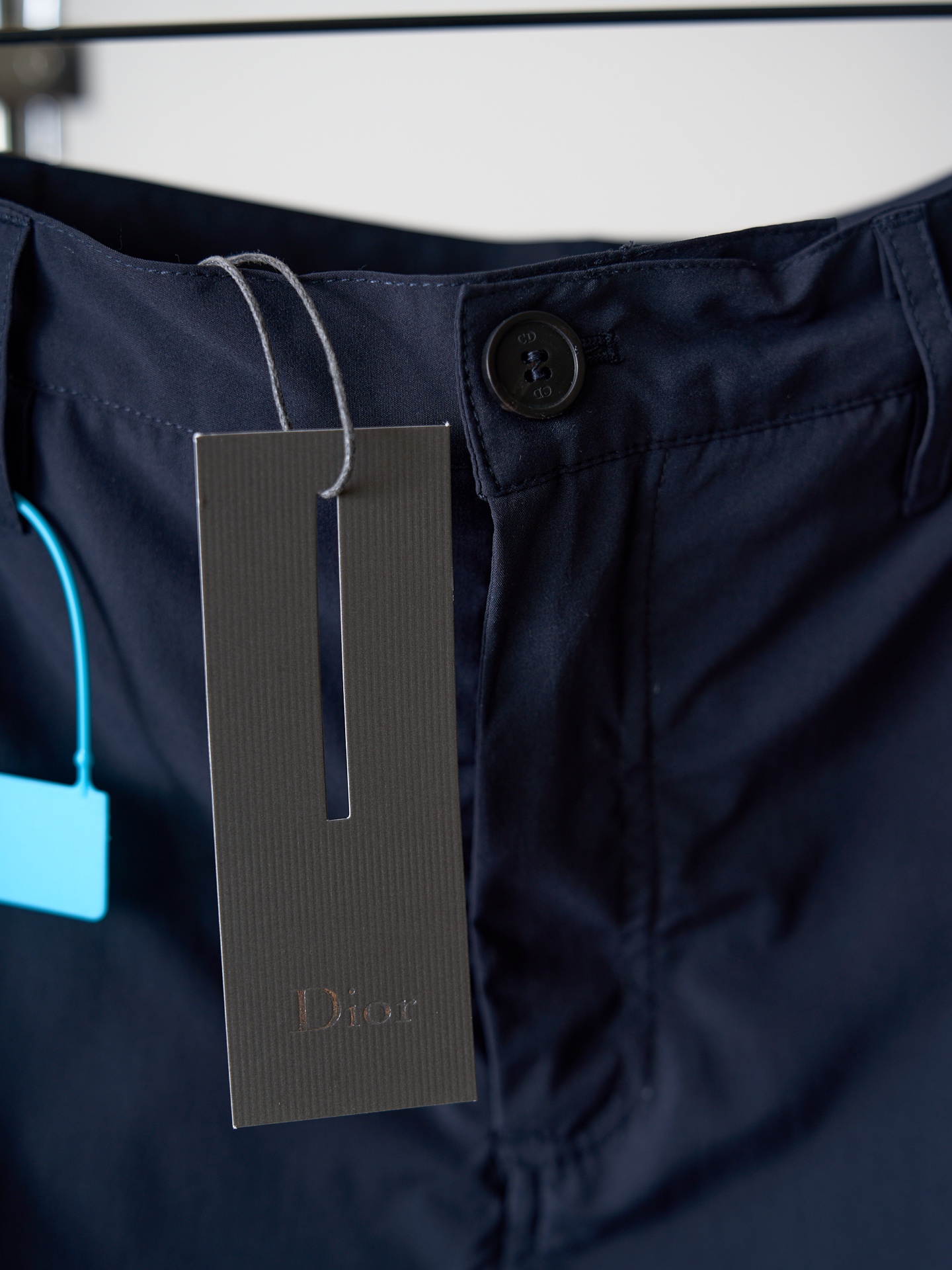 Dior 字母刺绣徽标纽扣工装短裤版本2