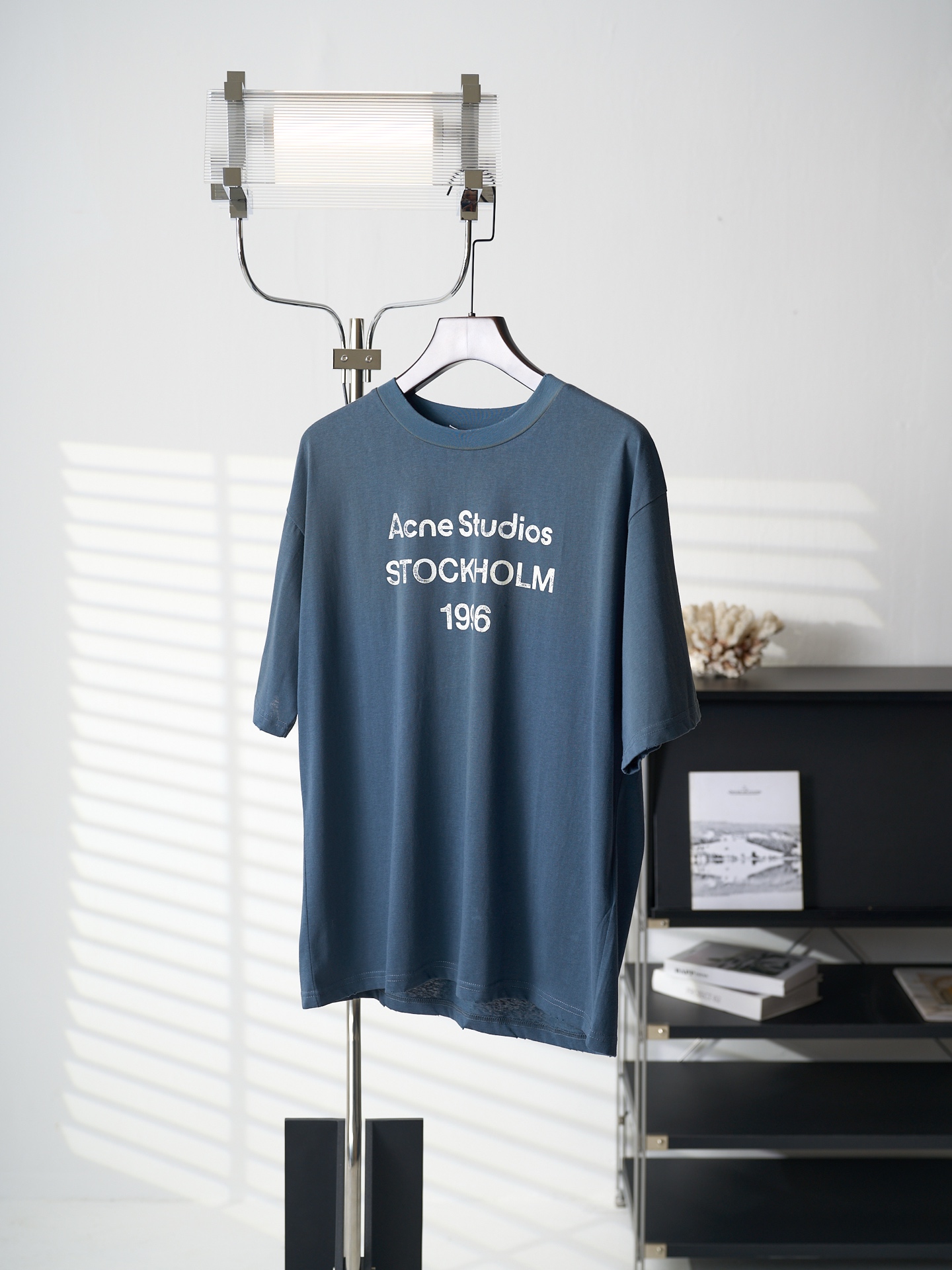 Dior Studios 喷绘做旧徽标短袖
