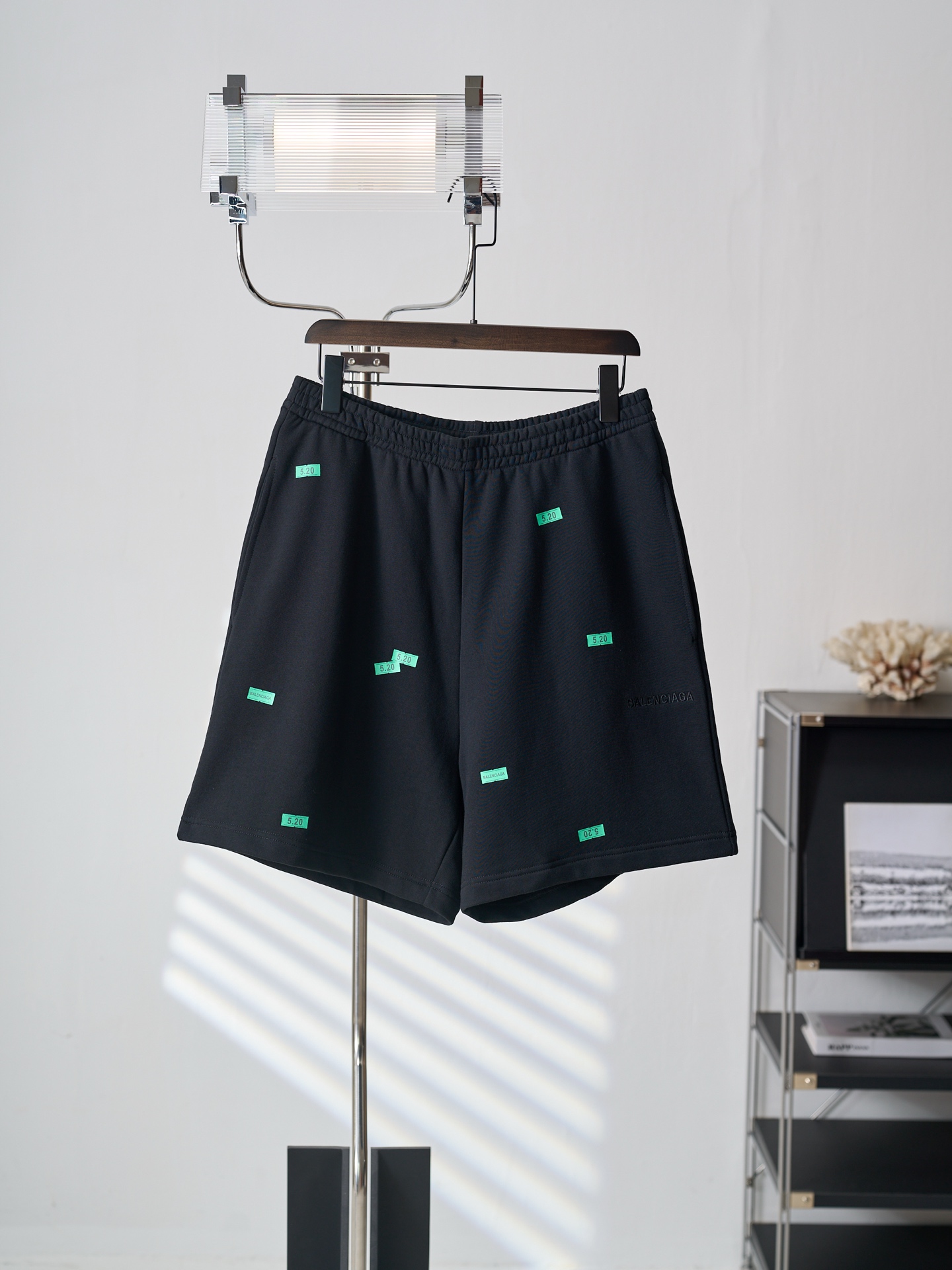 P175 [subasta colgante real] Balenciaga/Balenciaga Edición limitada del Día de San Valentín 520 pantalones cortos borda…