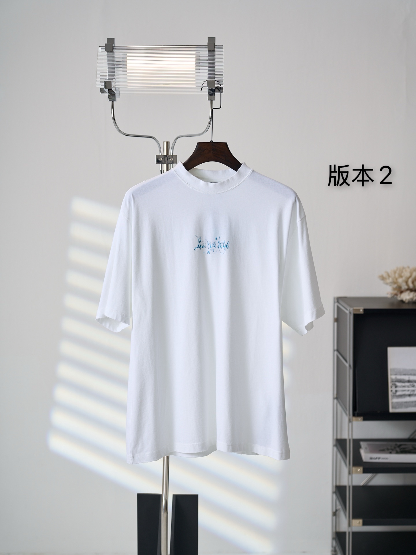 P105 [subasta colgante real] BALENCIAGA/balenciaga Camiseta de manga corta con cuello redondo estampada SKETCHY (versió…