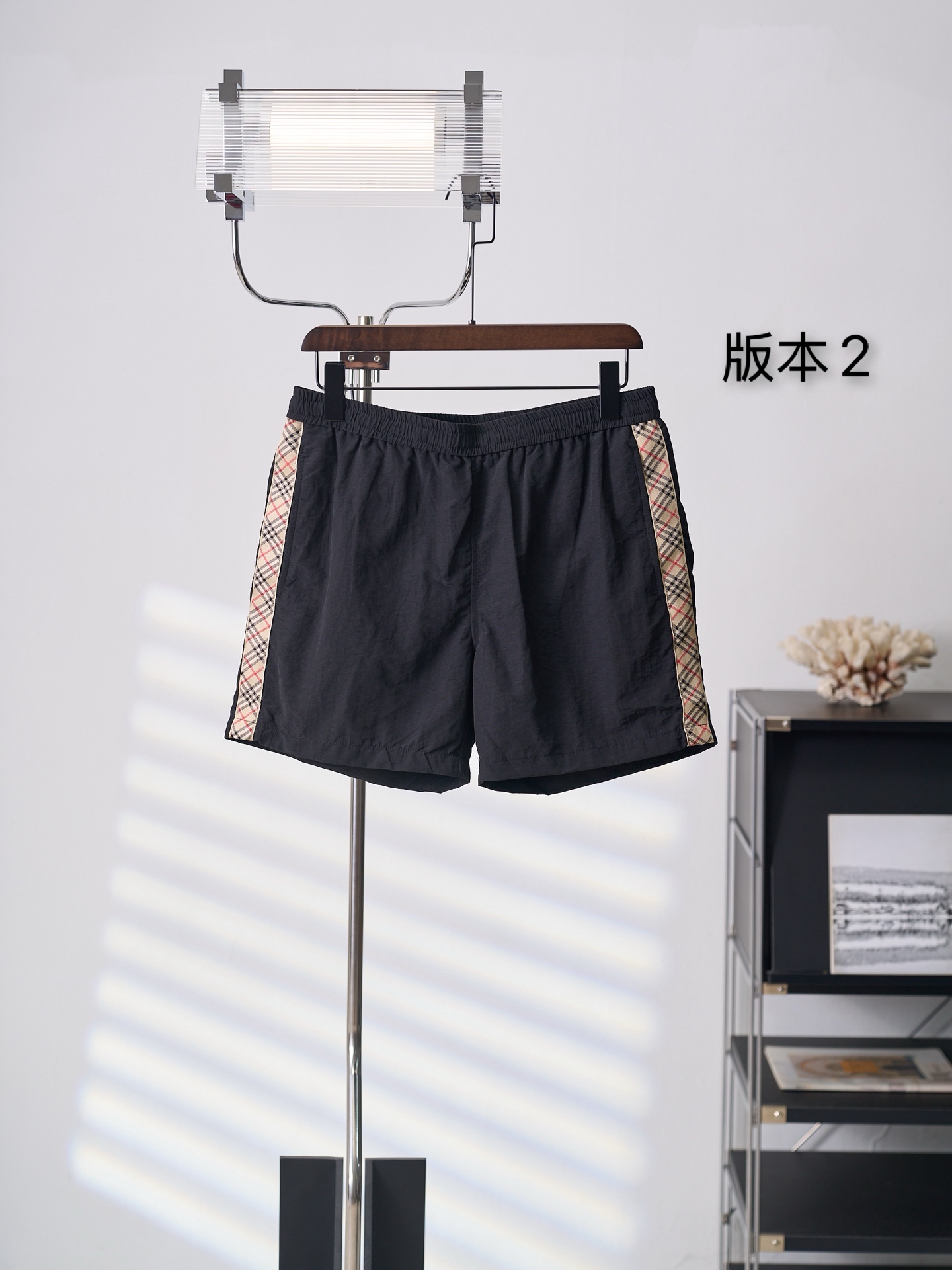 @ 145 [subasta real colgante] BURBERRY/Burberry pantalones cortos casuales de natación decorativos a cuadros con cordón…