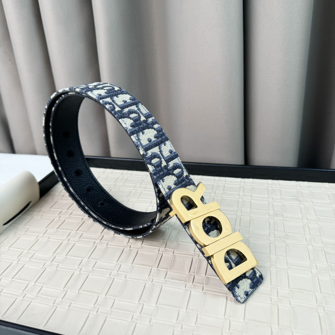 DIO️纯铜五金宽3.5CM原单搭配原扣头油边近乎完美手感柔软细腻！
