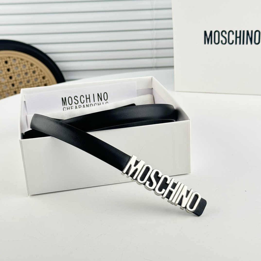 Moschino百搭字母搭扣双面头层平纹腰带宽1.5cm奢华百搭上身效果巨好