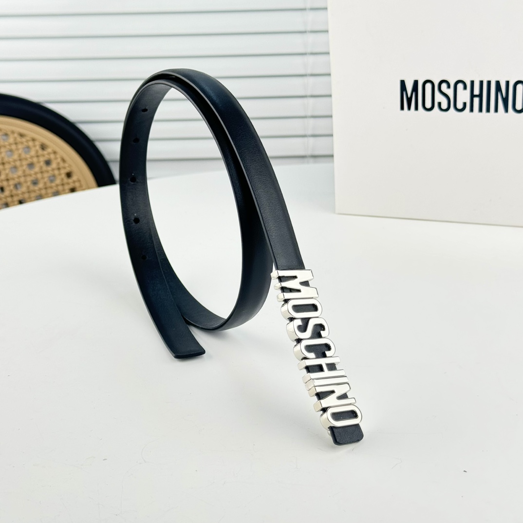 Moschino百搭字母搭扣双面头层平纹腰带宽1.5cm奢华百搭上身效果巨好