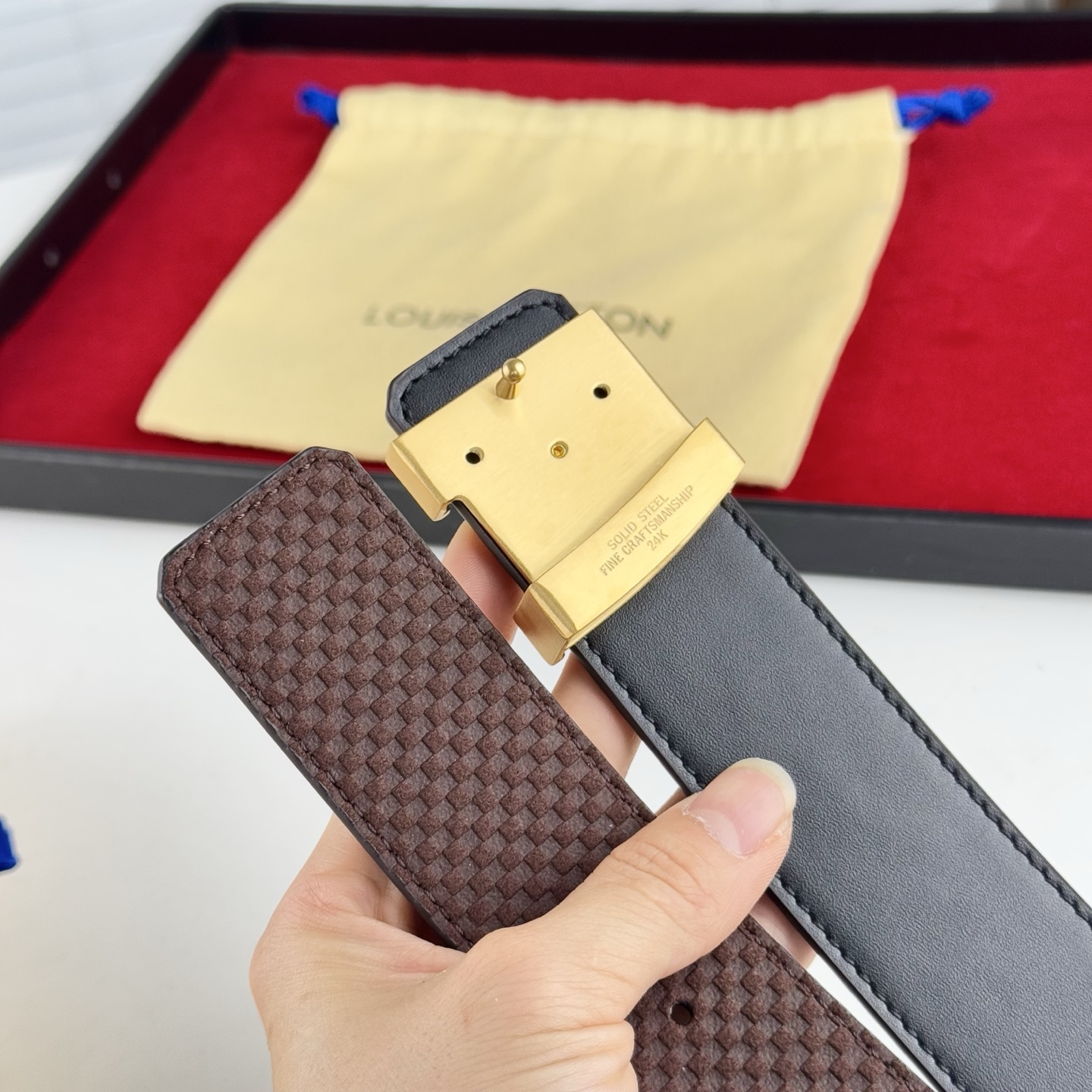 。 LV。商务休闲、正装均可佩戴！3.8cm 最新款扣头，抛光扣头、时尚潮流
