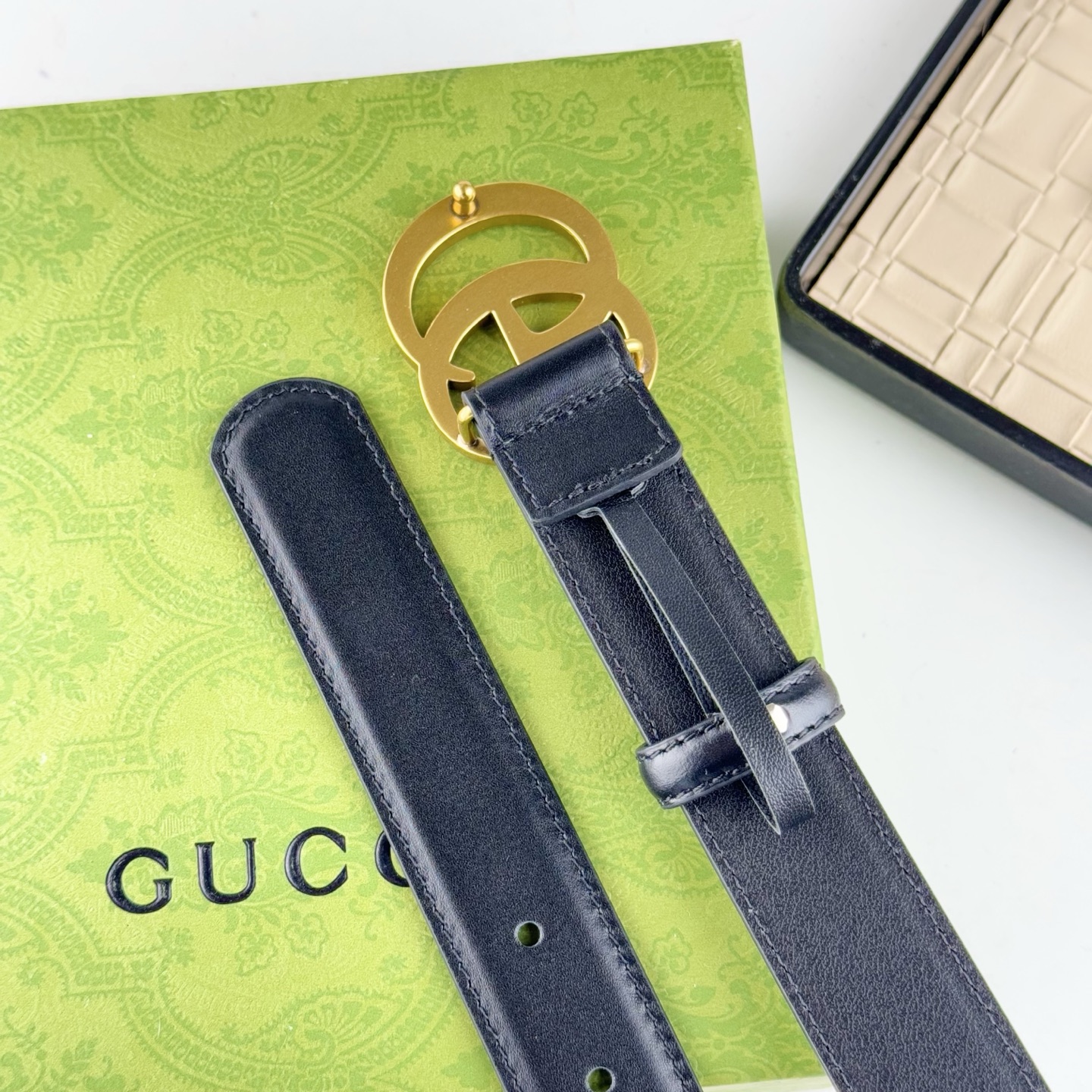。 G家。裙装、裤正装均可佩戴！3.0cm 最新款扣头，抛光扣头、时尚百搭