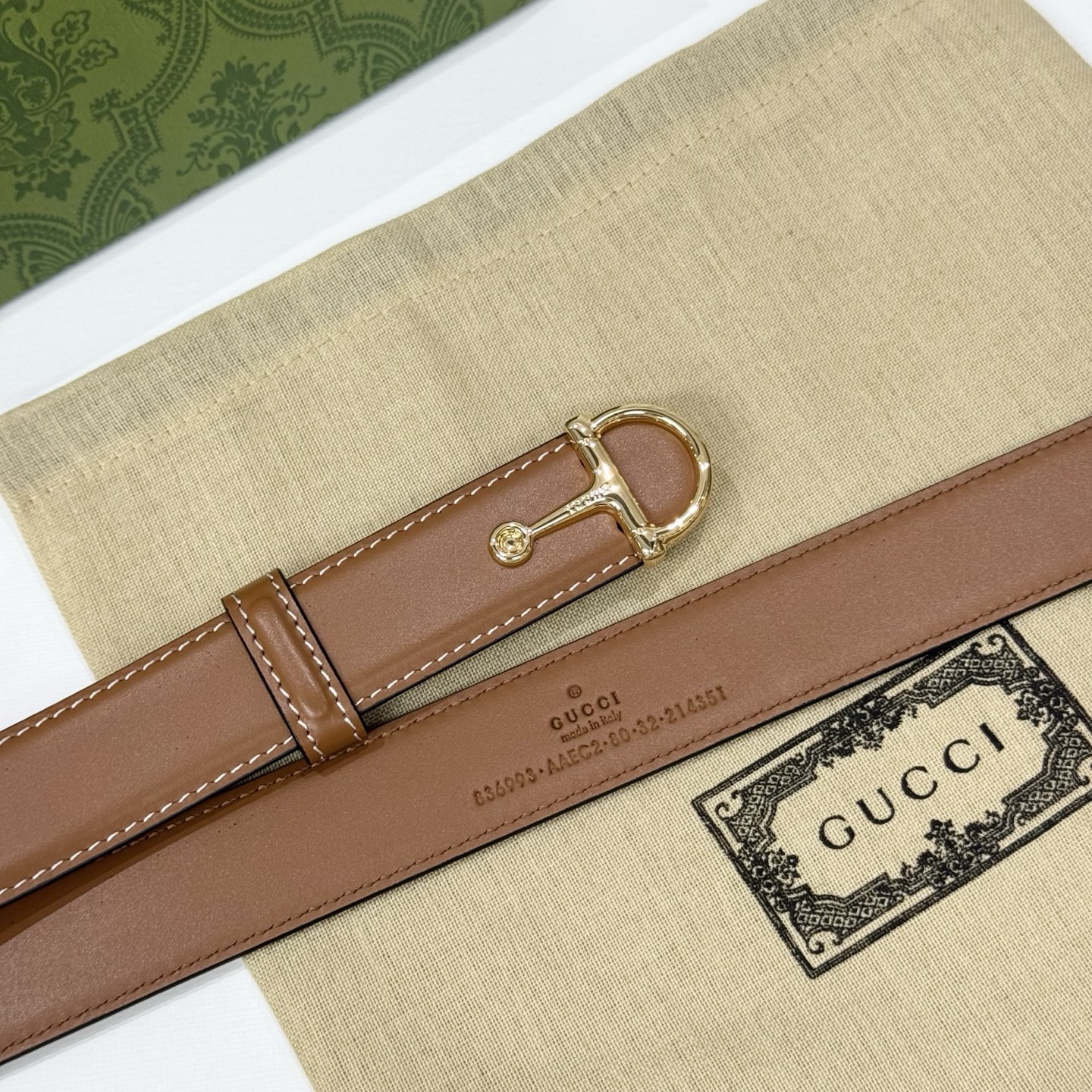 。 gucci、马衔扣腰带，女士净面牛皮，3cm