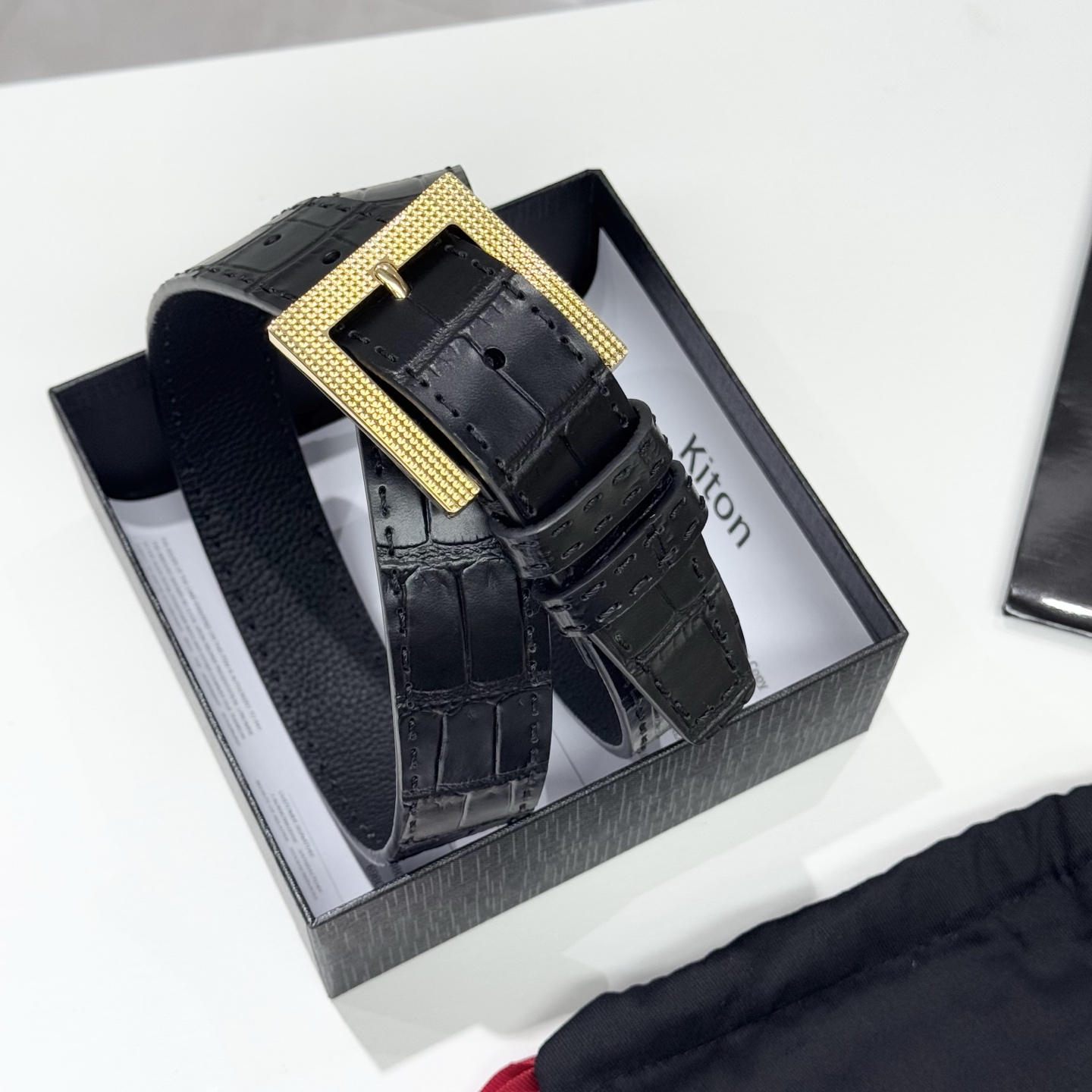 。 2025新款Kiton进口小牛皮腰带。3.5公分宽，上海贸易公司的货品，继BC，LP之后老钱们都在追