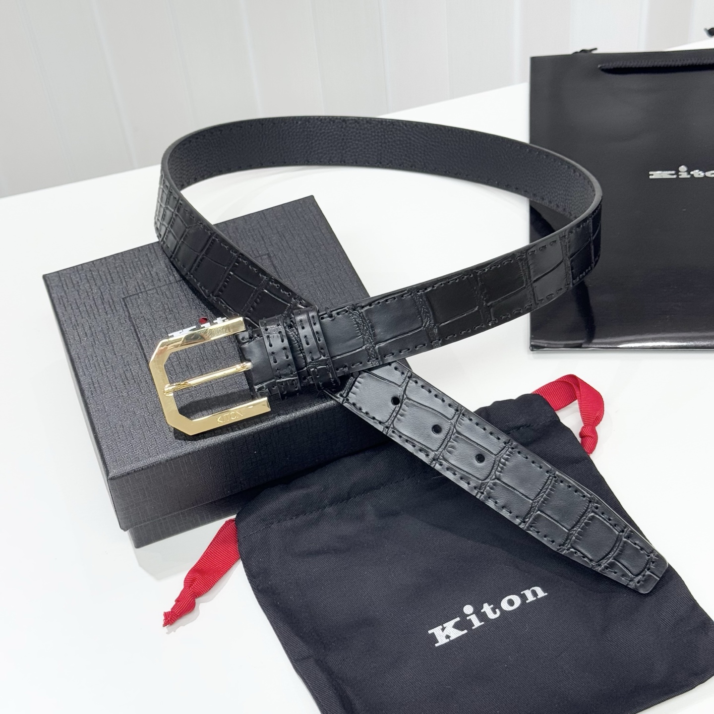 。 2025新款Kiton进口小牛皮腰带。3.5公分宽，上海贸易公司的货品，继BC，LP之后老钱们都在追