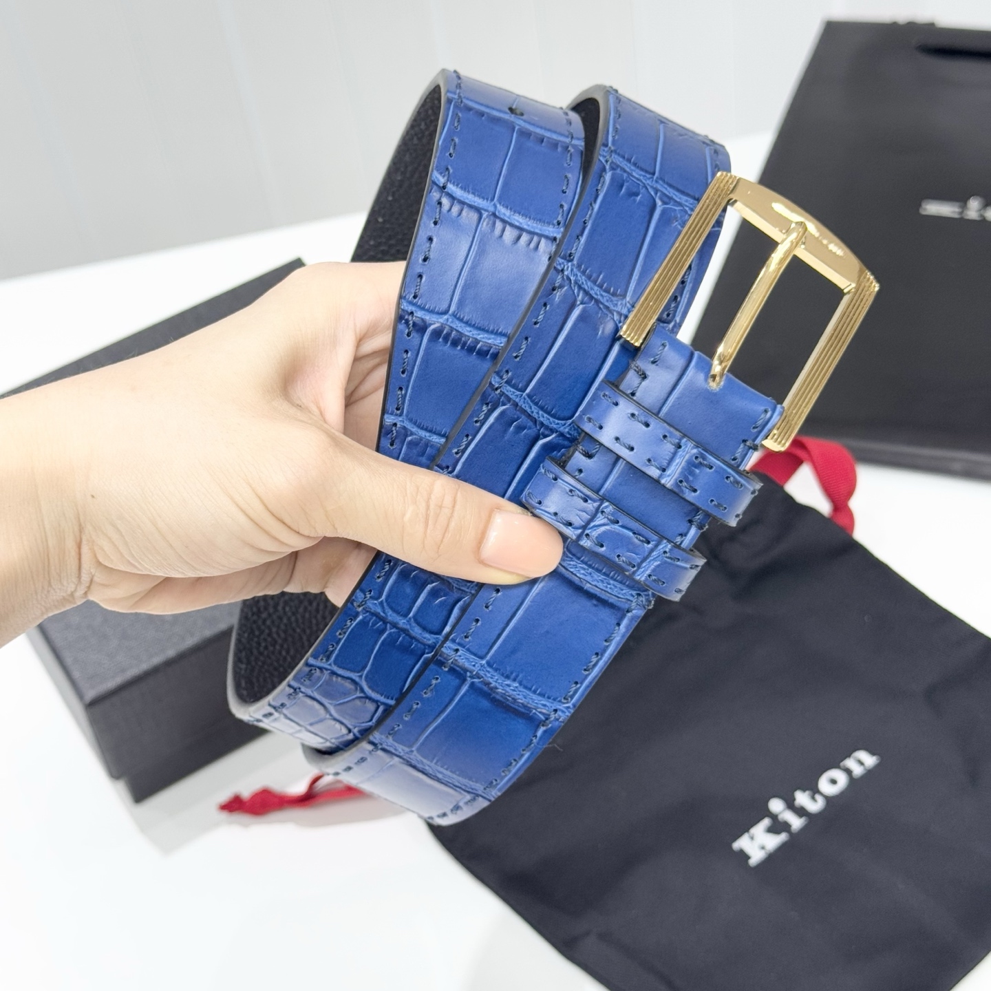 。 2025新款Kiton进口小牛皮腰带。3.5公分宽，上海贸易公司的货品，继BC，LP之后老钱们都在追